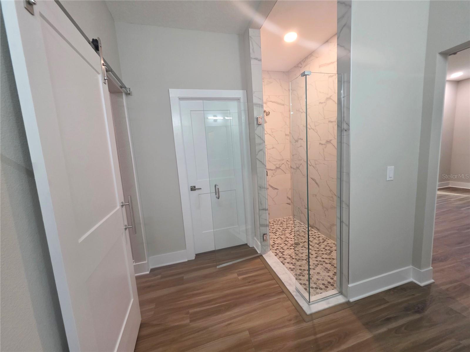 Listing photo id 15 for 2621 Clearwood Street
