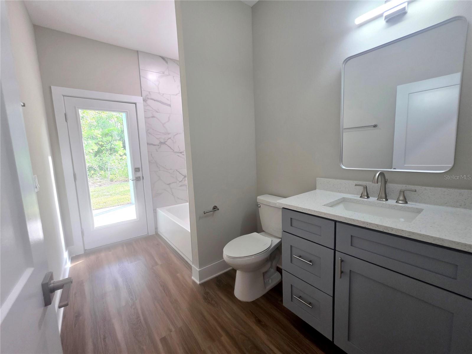 Listing photo id 26 for 2621 Clearwood Street