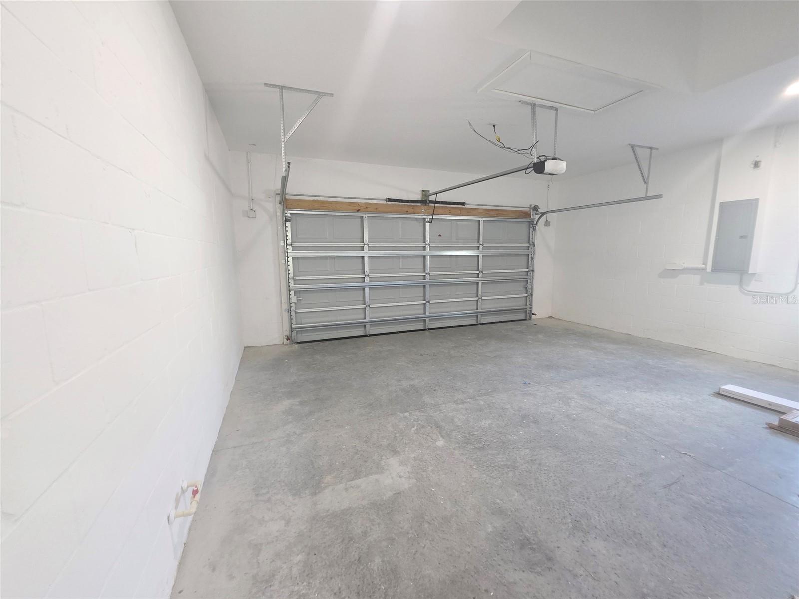 Listing photo id 34 for 2621 Clearwood Street