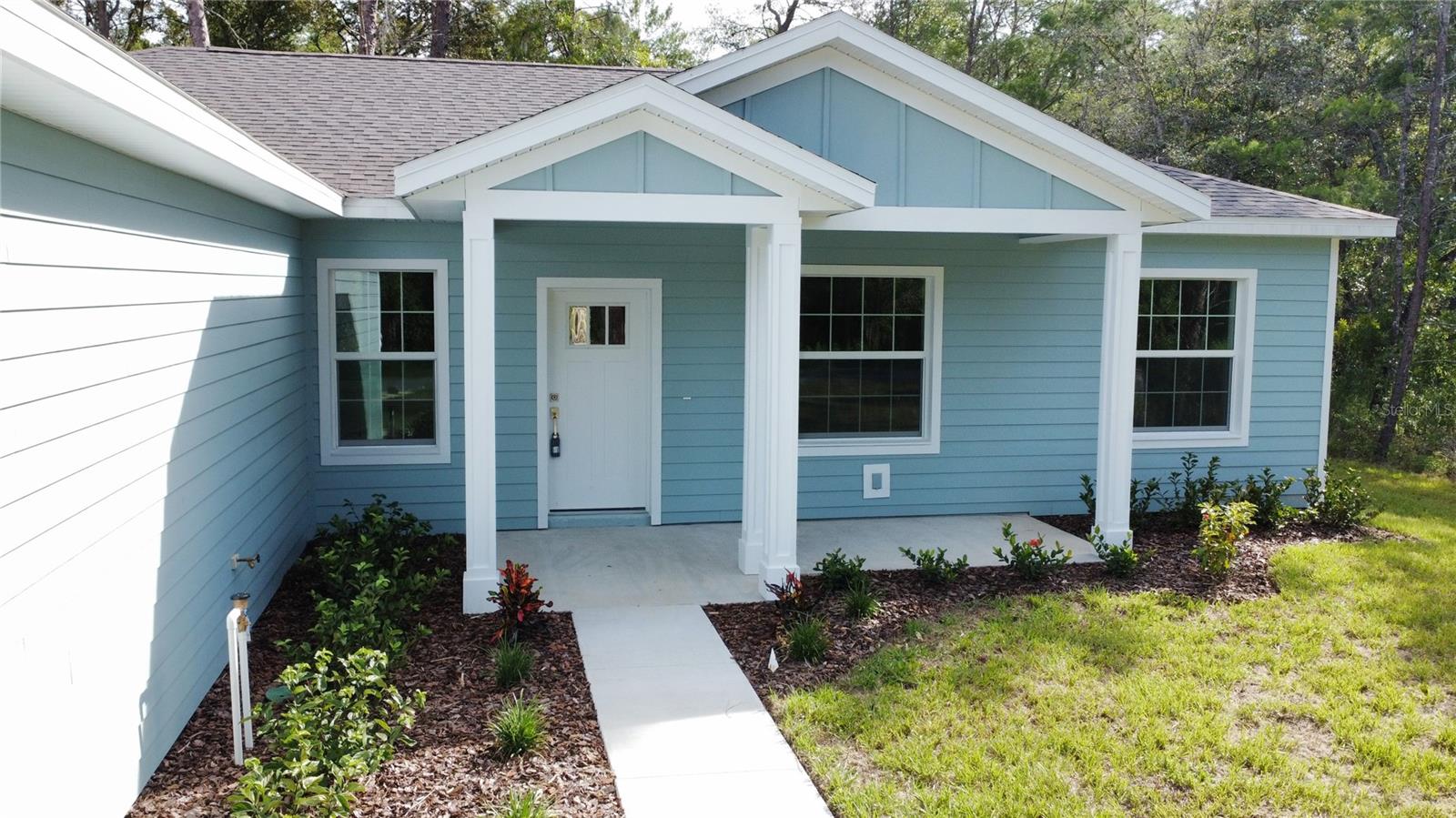 Listing photo id 2 for 2621 Clearwood Street