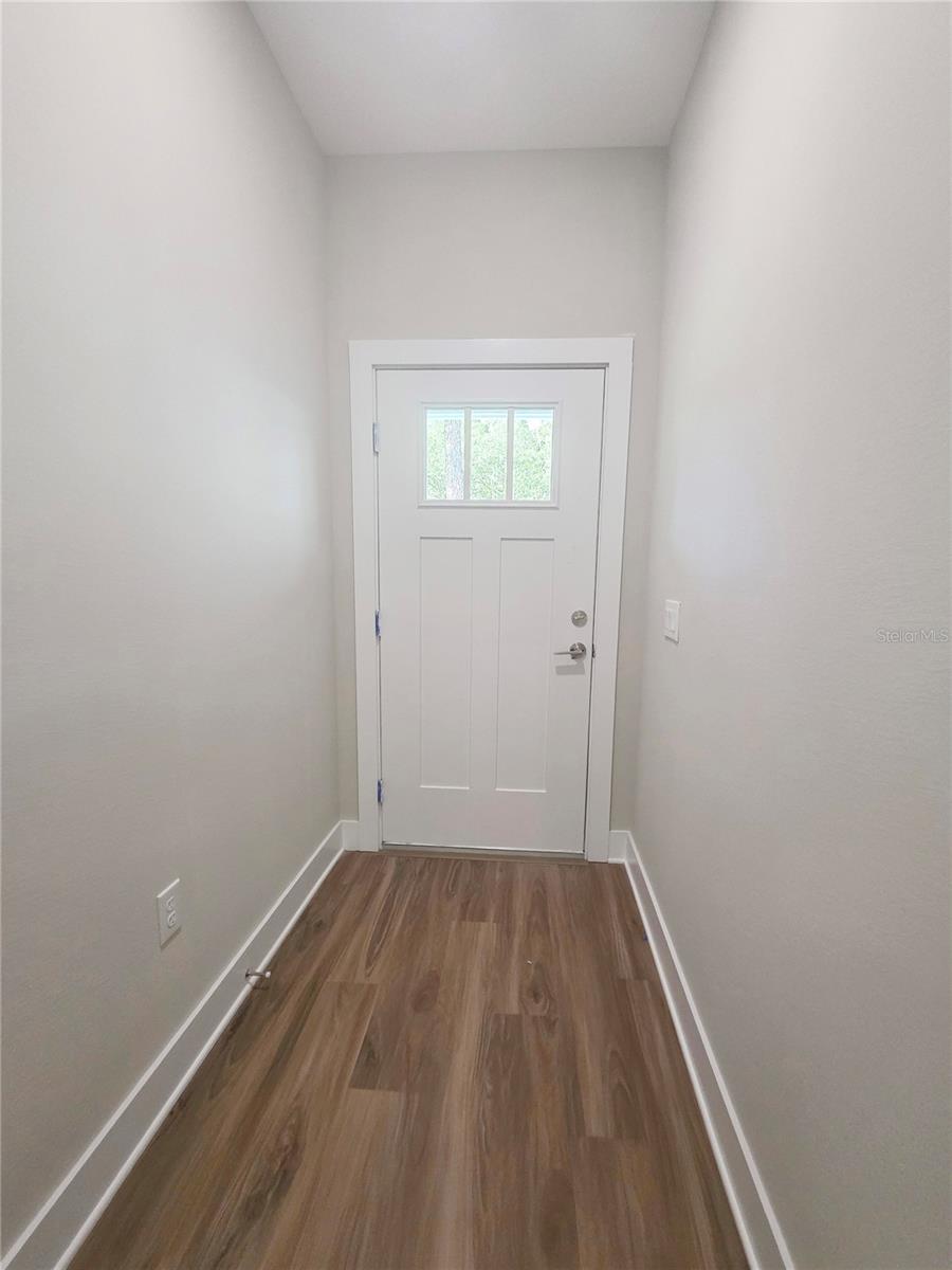 Listing photo id 3 for 2621 Clearwood Street