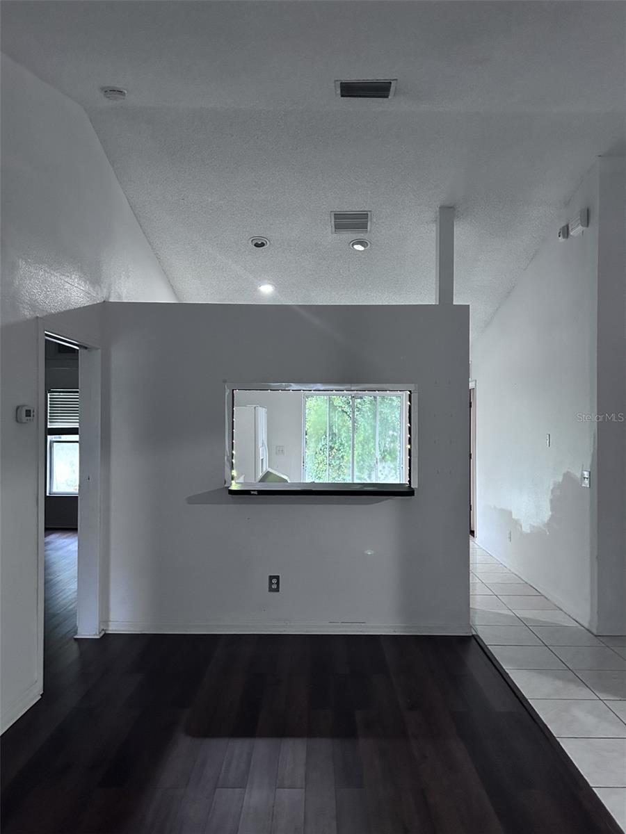 Image 4 of 17 For 6934 Wildwood Oak Drive