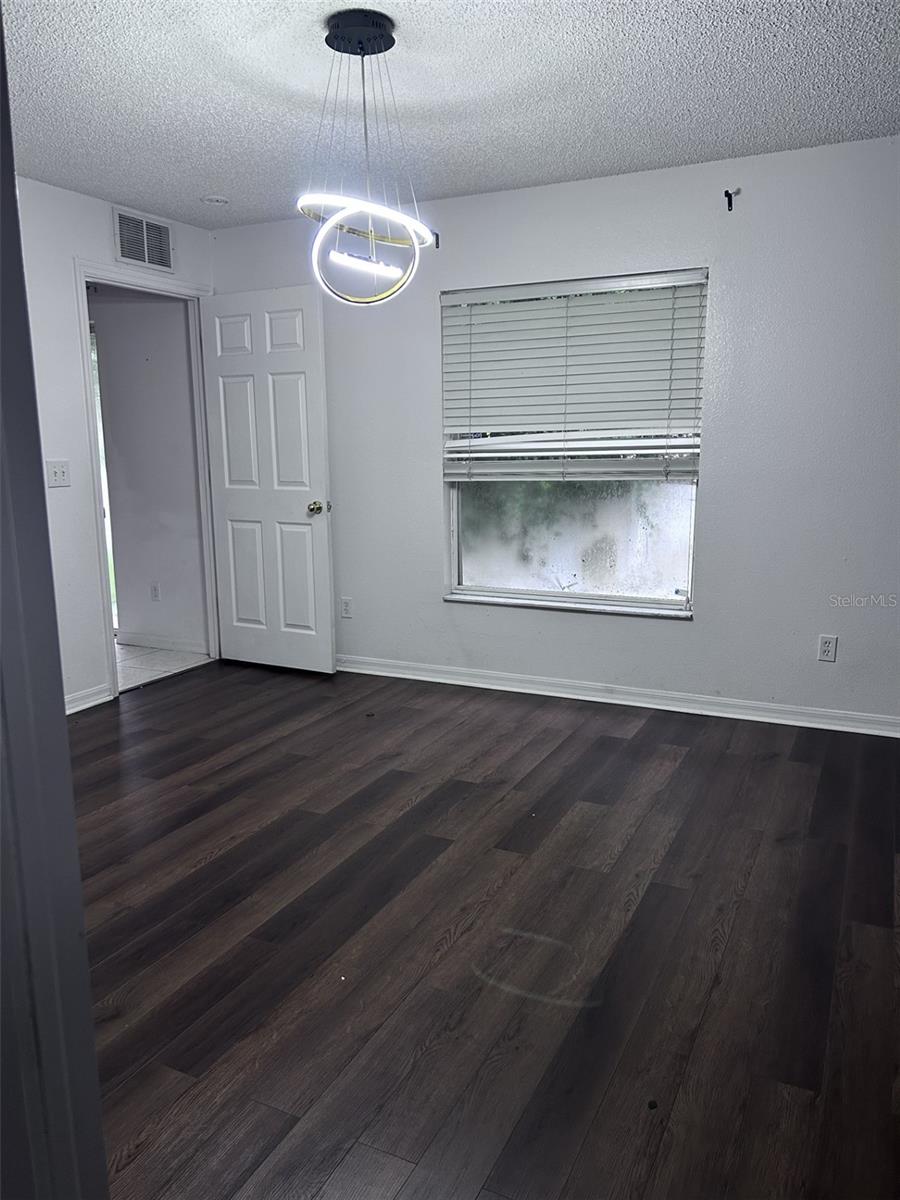 Image 8 of 17 For 6934 Wildwood Oak Drive
