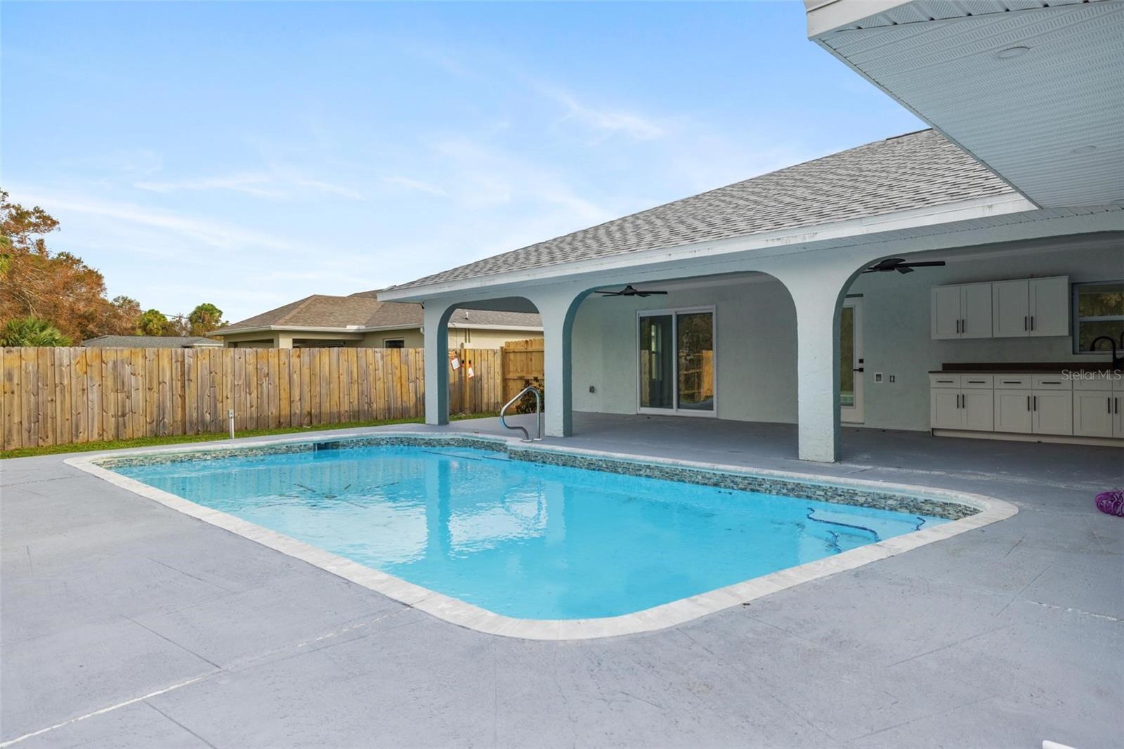 Image 14 of 38 For 23268 Avacado Avenue