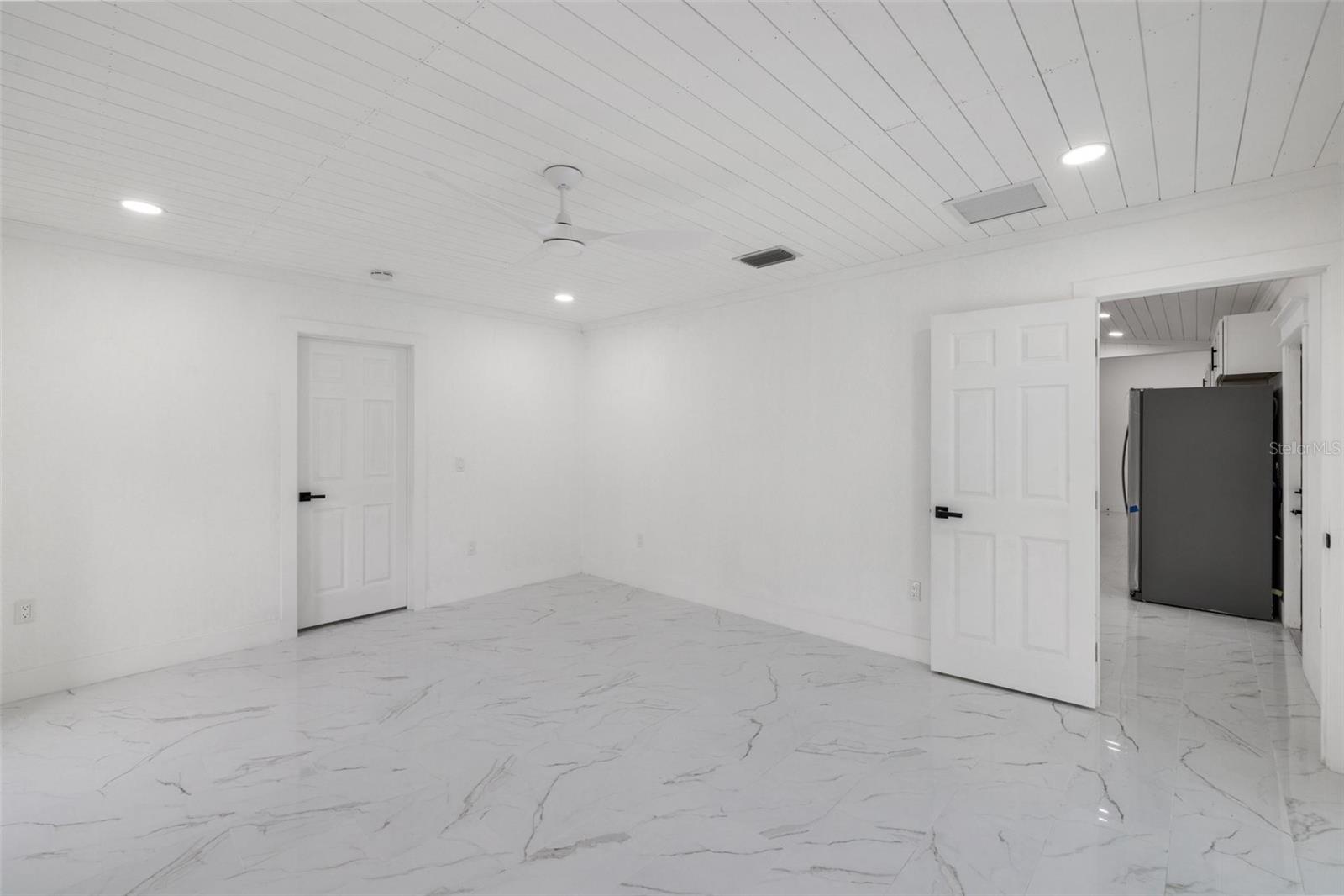 Image 18 of 38 For 23268 Avacado Avenue