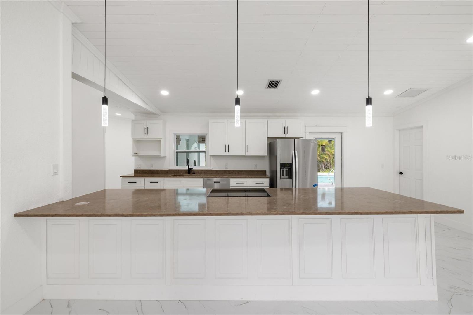 Image 3 of 38 For 23268 Avacado Avenue
