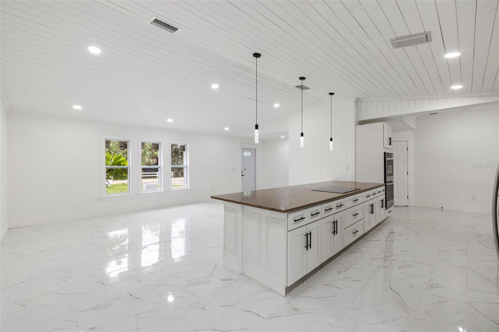 Image 6 of 38 For 23268 Avacado Avenue