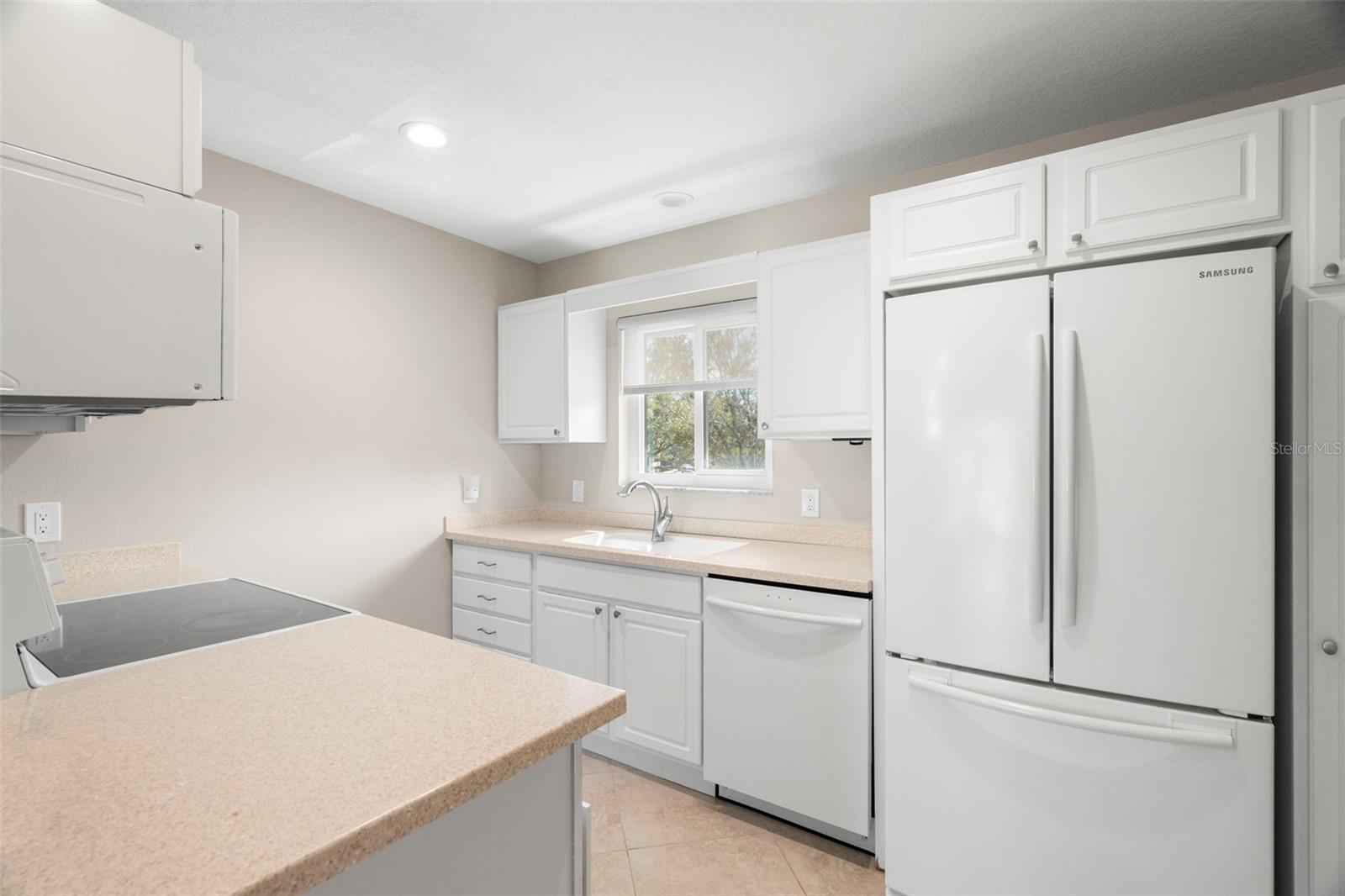Image 12 of 27 For 4215 East Bay Drive 1601d