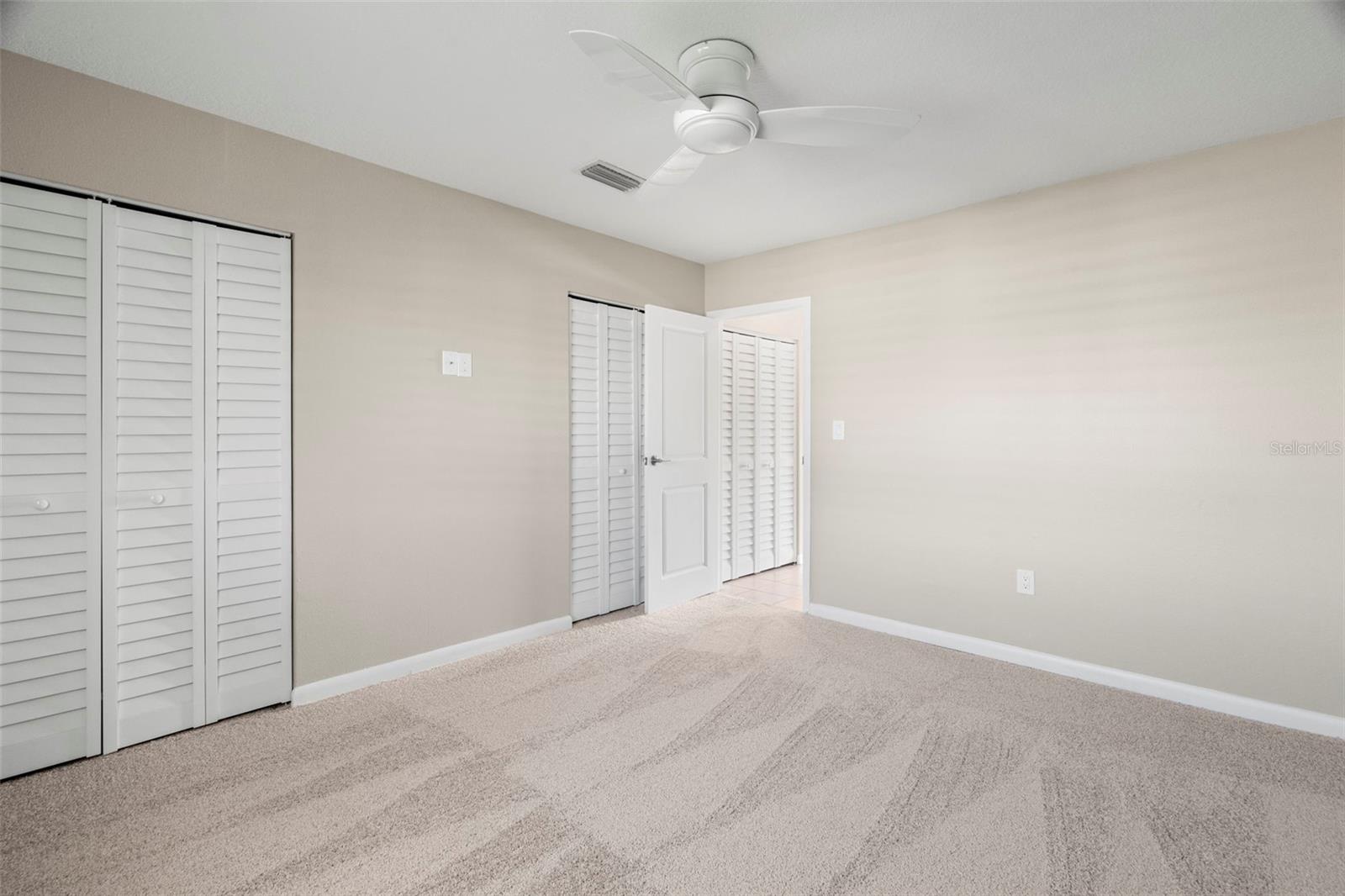 Image 16 of 27 For 4215 East Bay Drive 1601d