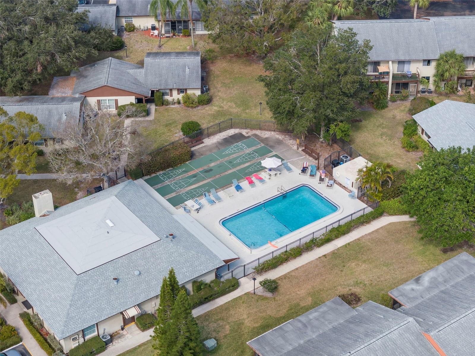 Image 22 of 27 For 4215 East Bay Drive 1601d