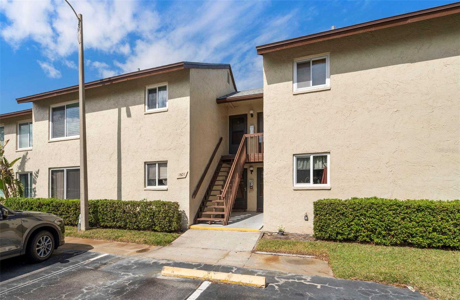 Image 3 of 27 For 4215 East Bay Drive 1601d