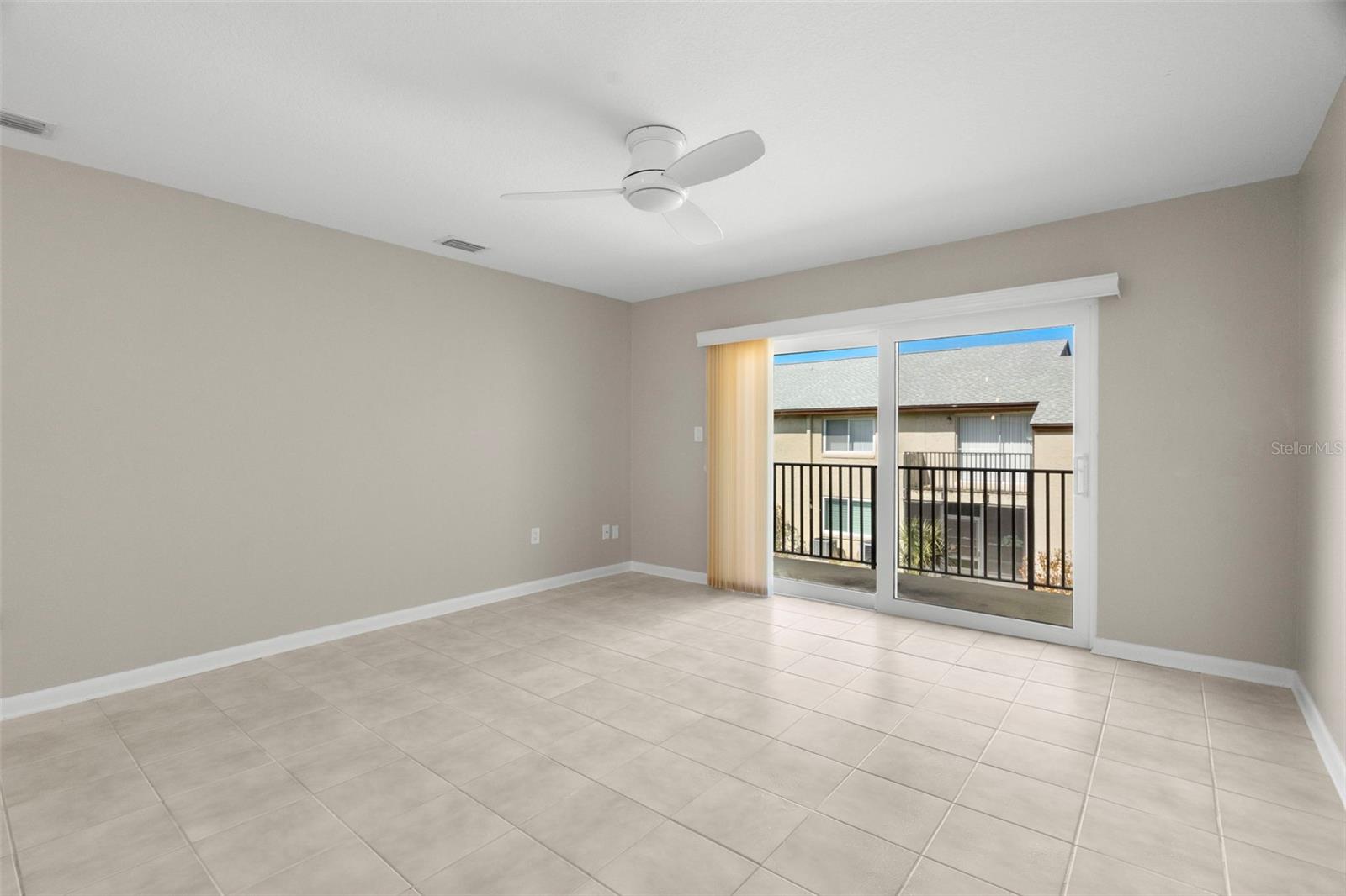 Image 5 of 27 For 4215 East Bay Drive 1601d