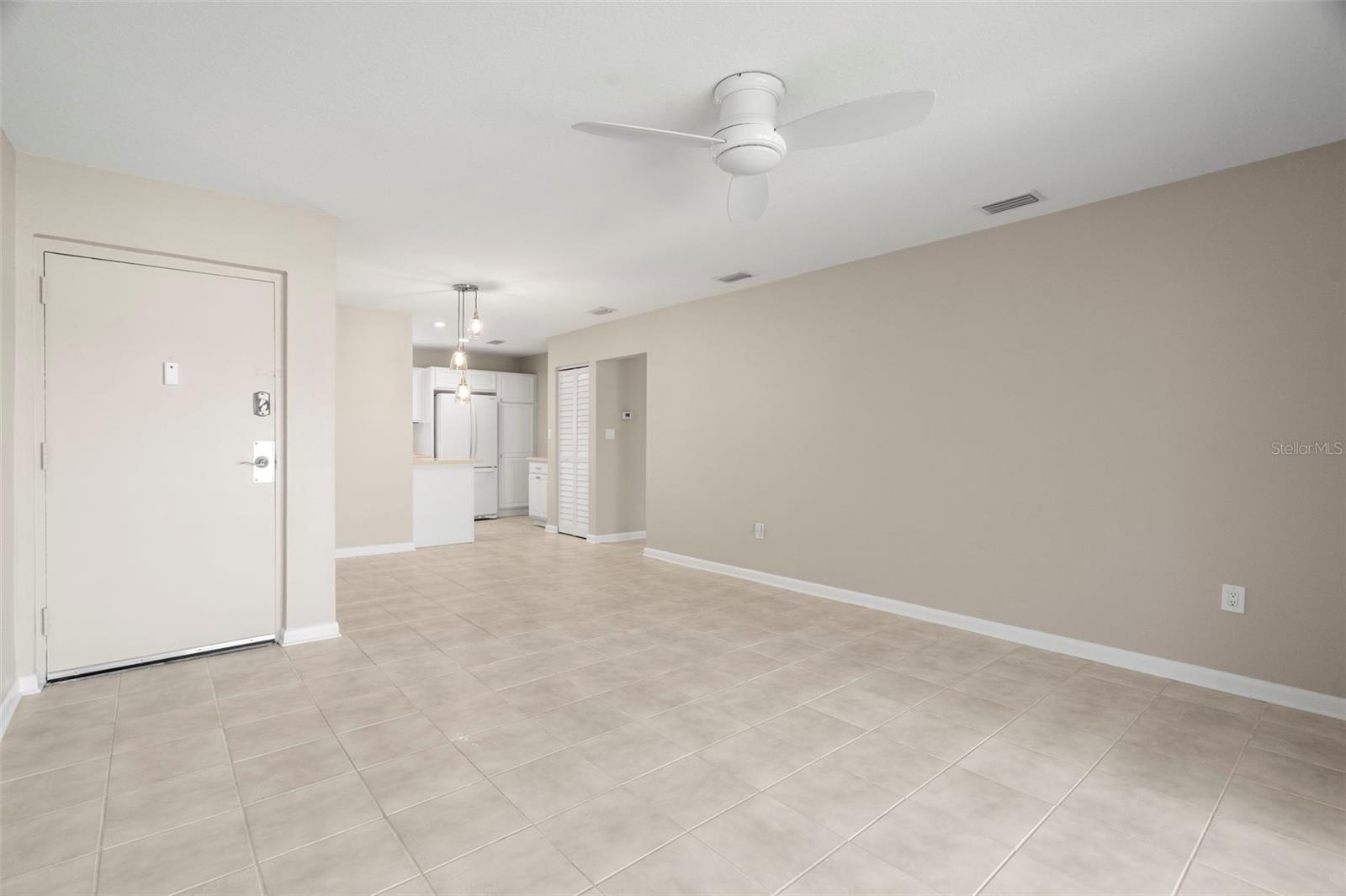 Image 6 of 27 For 4215 East Bay Drive 1601d