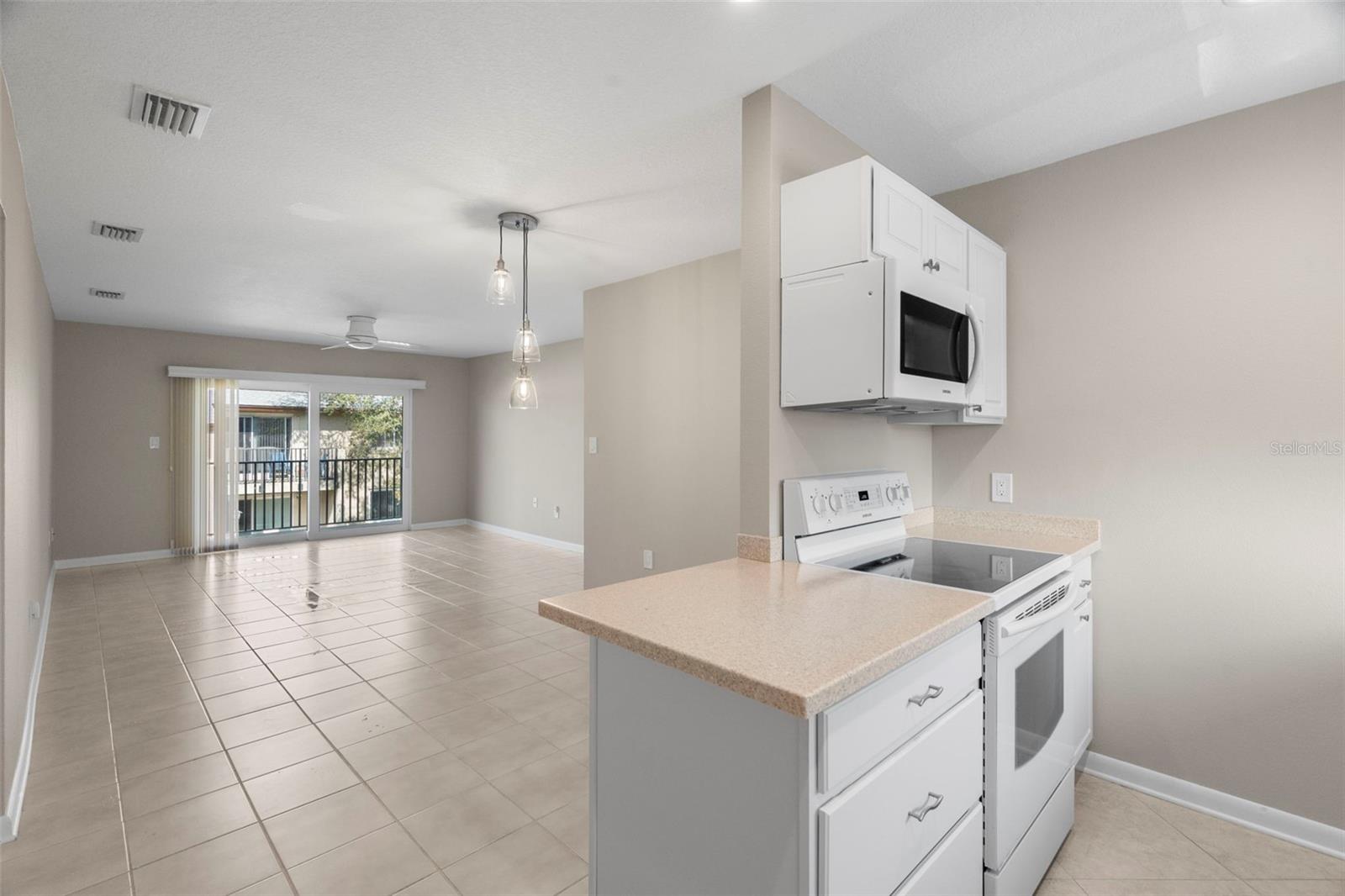 Image 9 of 27 For 4215 East Bay Drive 1601d