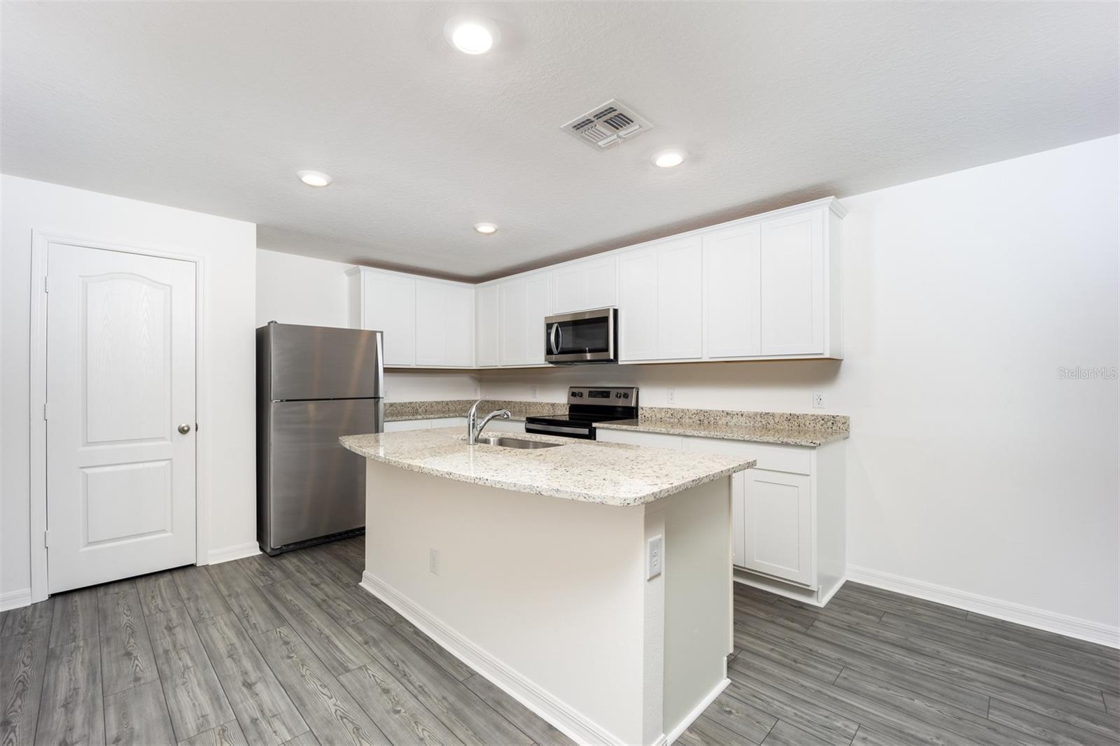 Image 4 of 19 For 3191 Seville Street