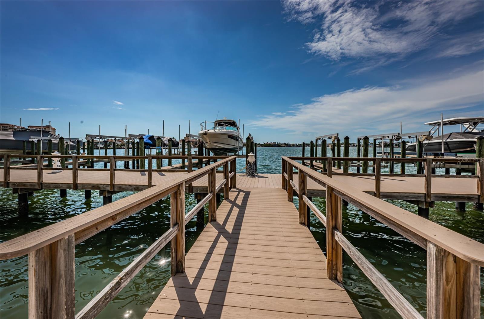 Image 14 of 77 For 17745 Gulf Boulevard 202