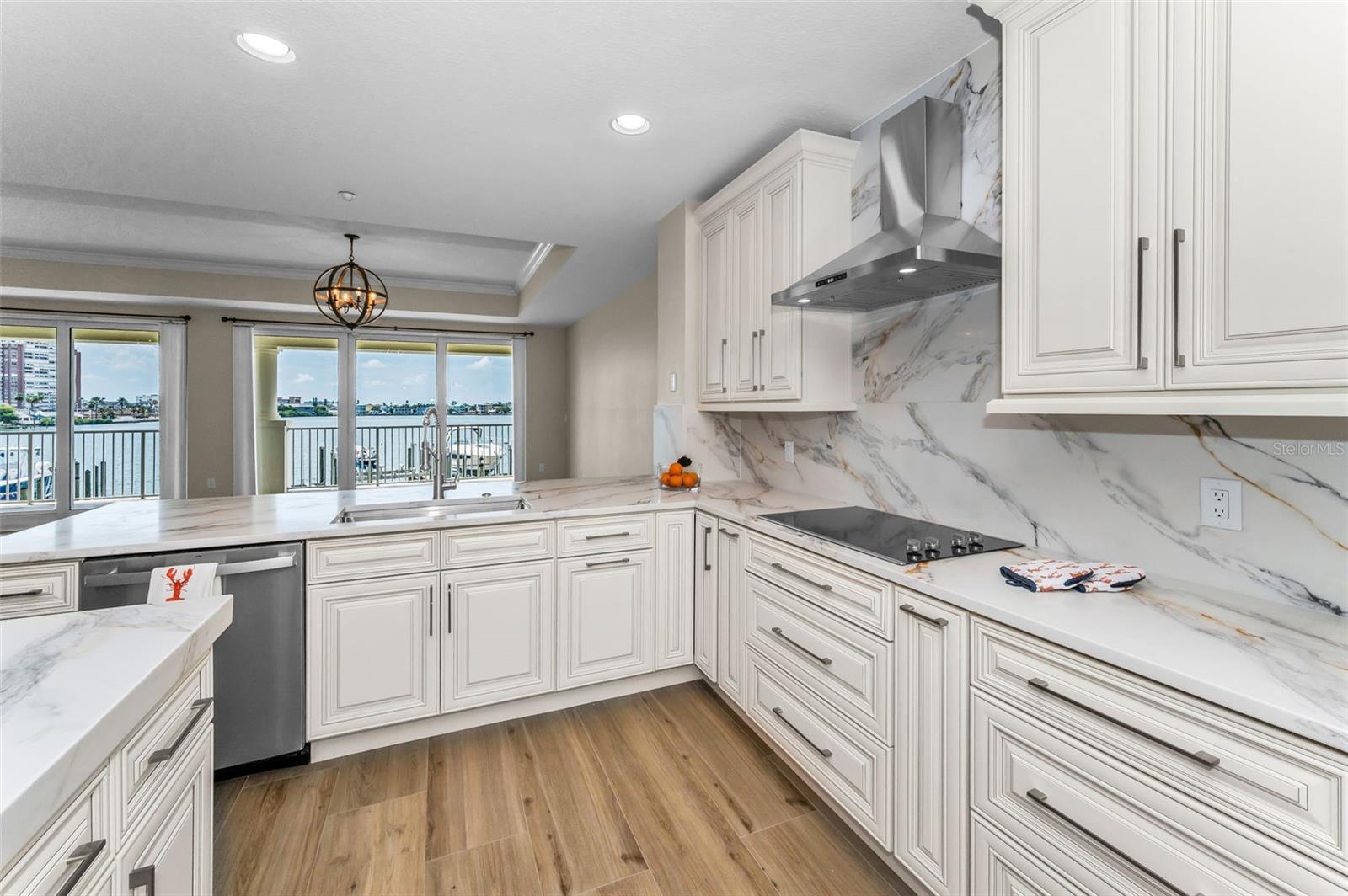 Image 33 of 77 For 17745 Gulf Boulevard 202