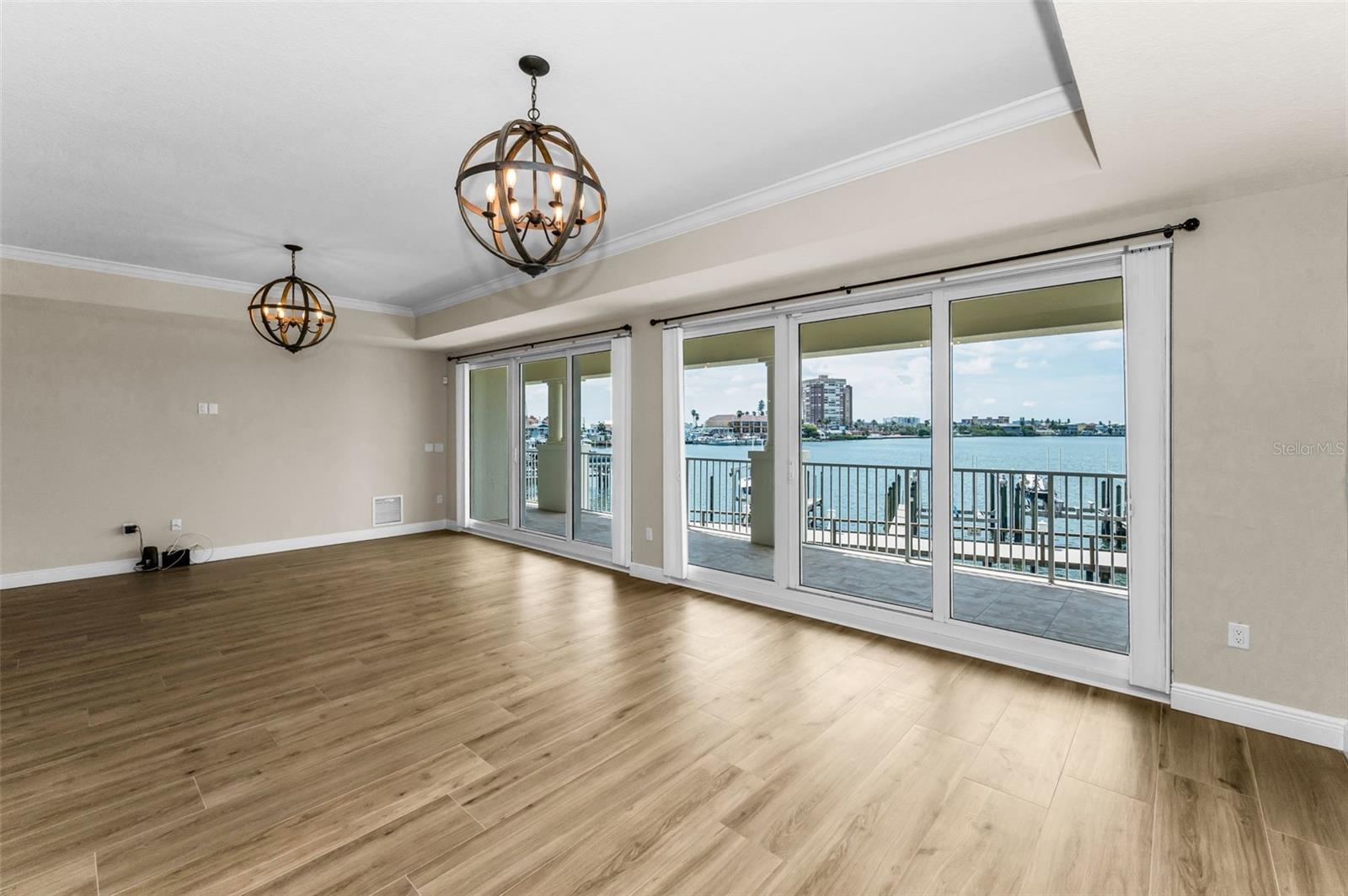 Image 4 of 77 For 17745 Gulf Boulevard 202