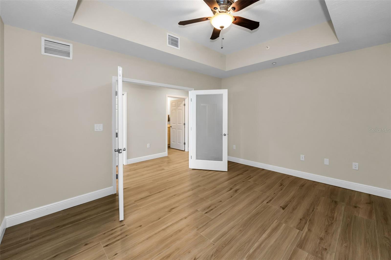 Image 53 of 77 For 17745 Gulf Boulevard 202