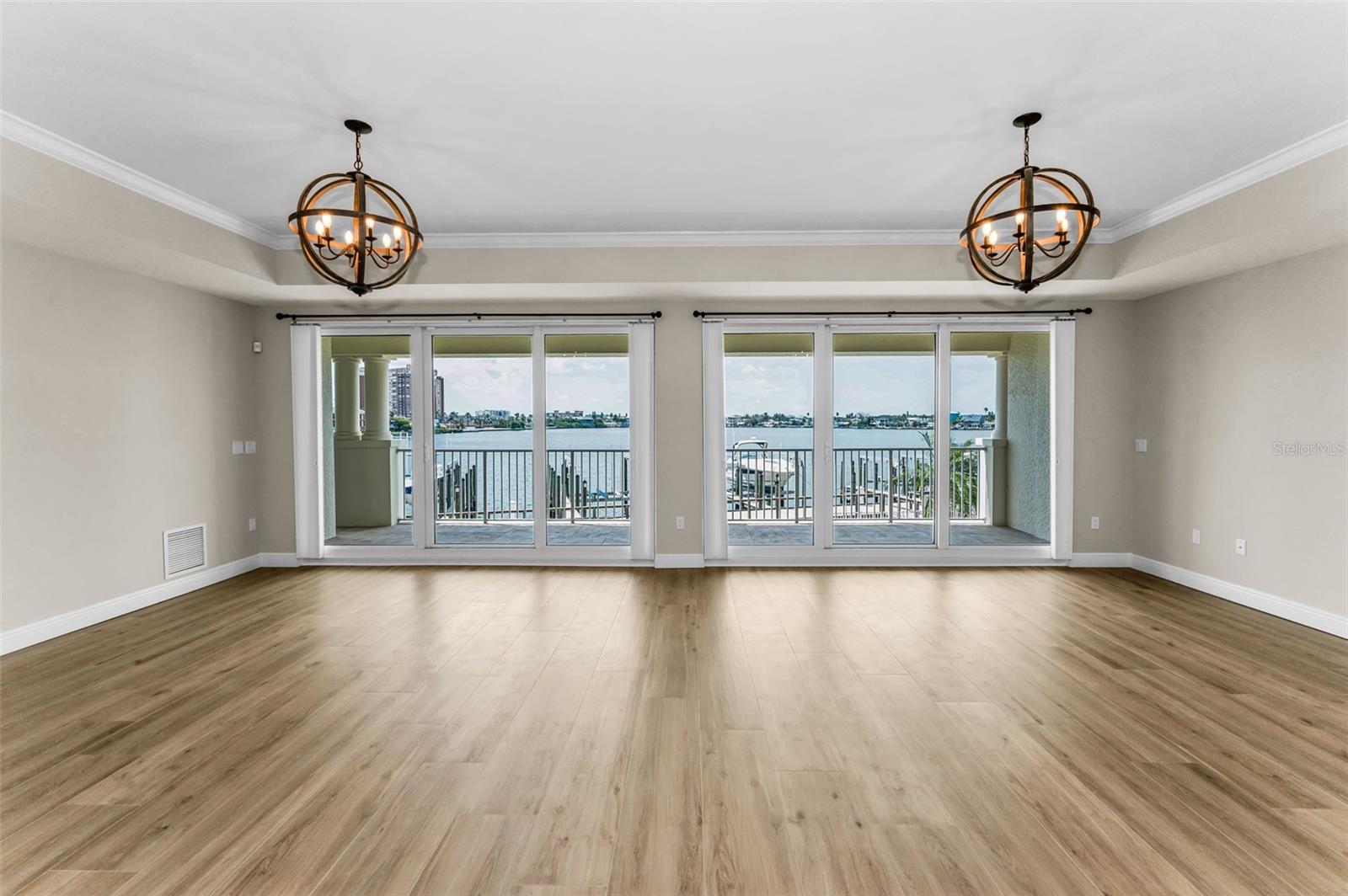 Image 61 of 77 For 17745 Gulf Boulevard 202