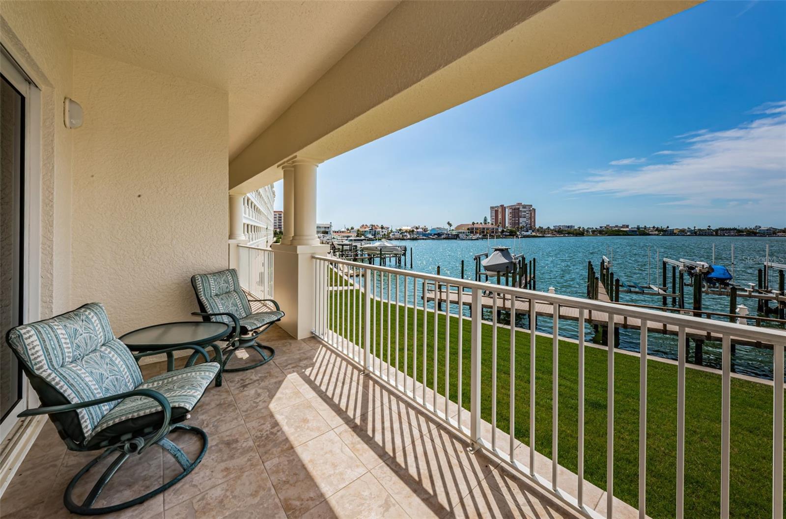 Image 62 of 77 For 17745 Gulf Boulevard 202