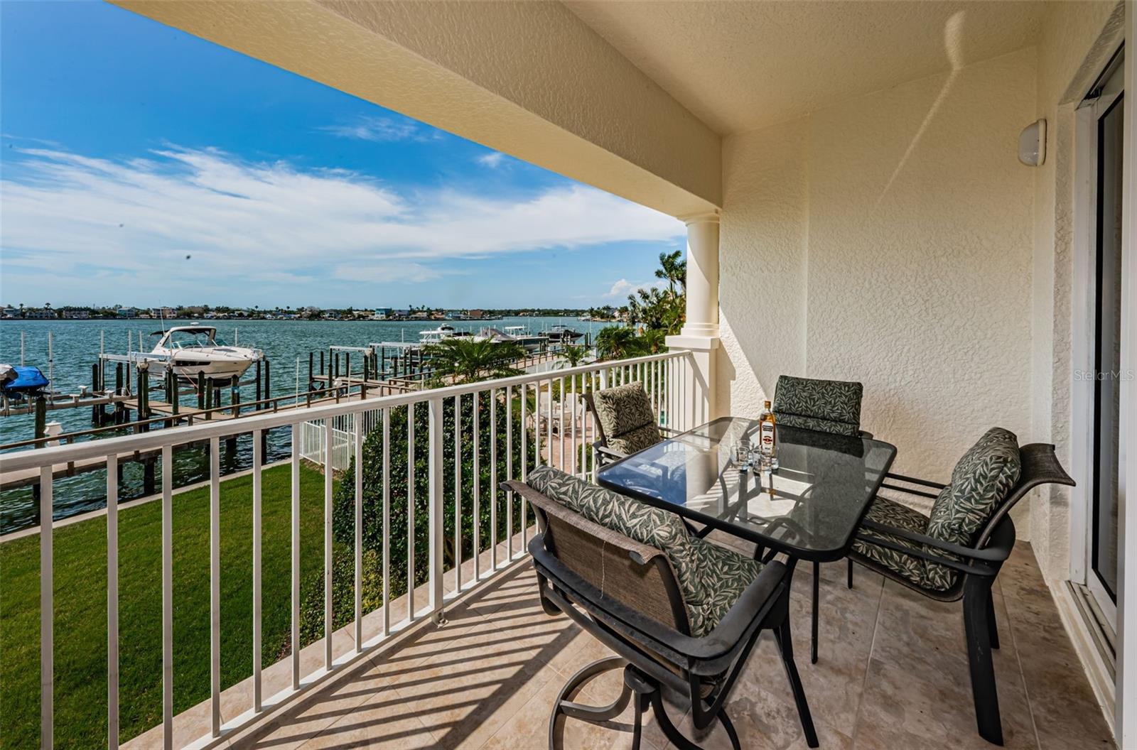 Image 63 of 77 For 17745 Gulf Boulevard 202