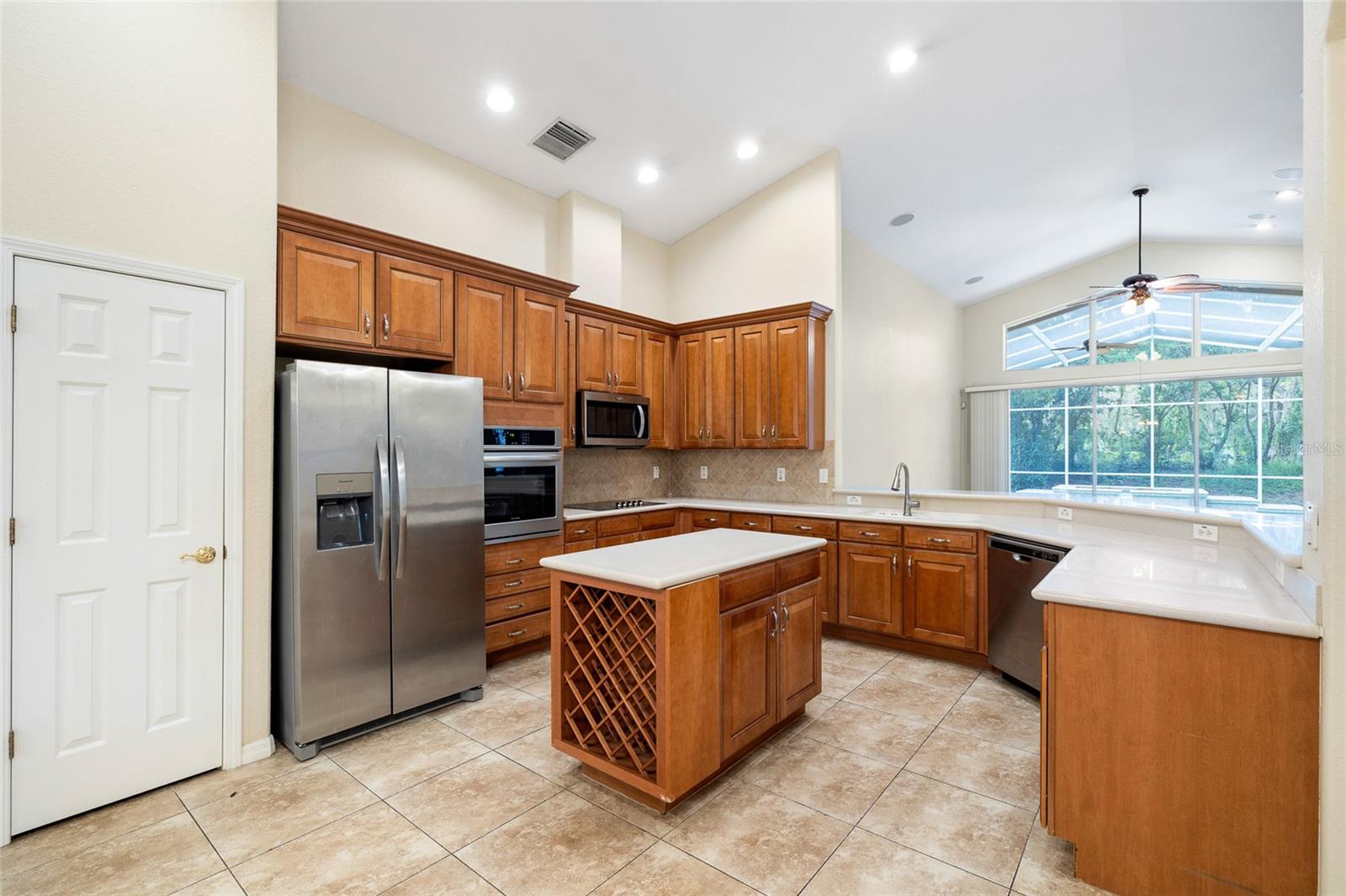 Image 17 of 50 For 27417 Silver Thatch Drive