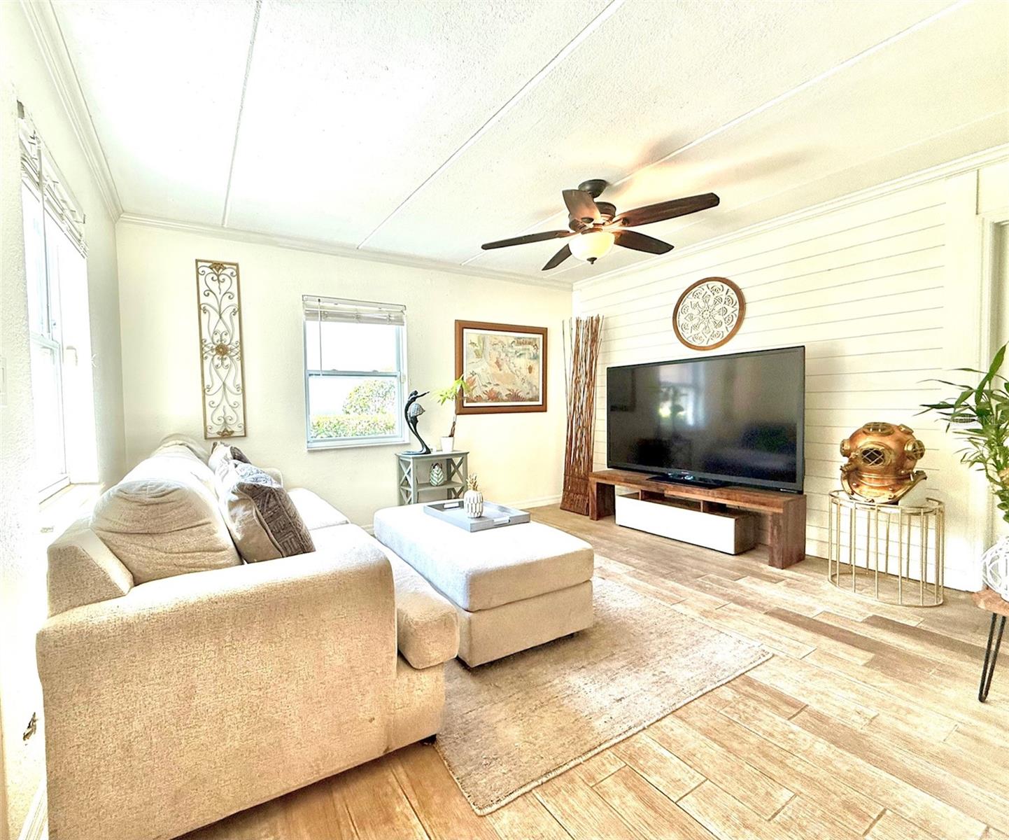 Image 4 of 10 For 5221 Bayshore Boulevard 16