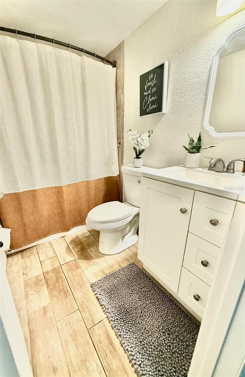 Image 8 of 10 For 5221 Bayshore Boulevard 16