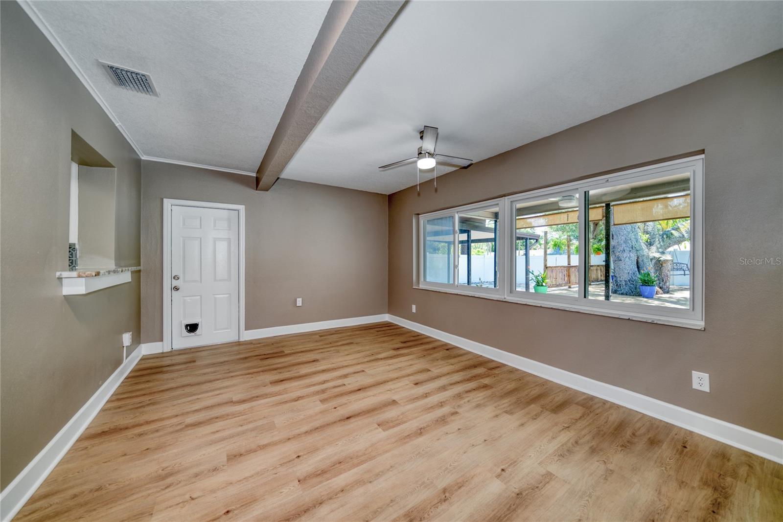 Image 21 of 42 For 1807 Sunrise Boulevard