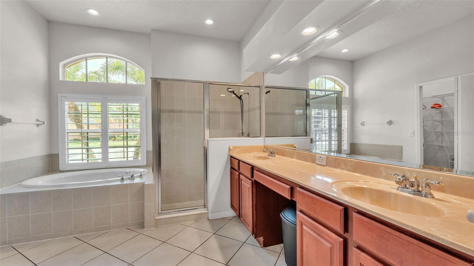 Image 27 of 39 For 10550 Bermuda Isle Drive