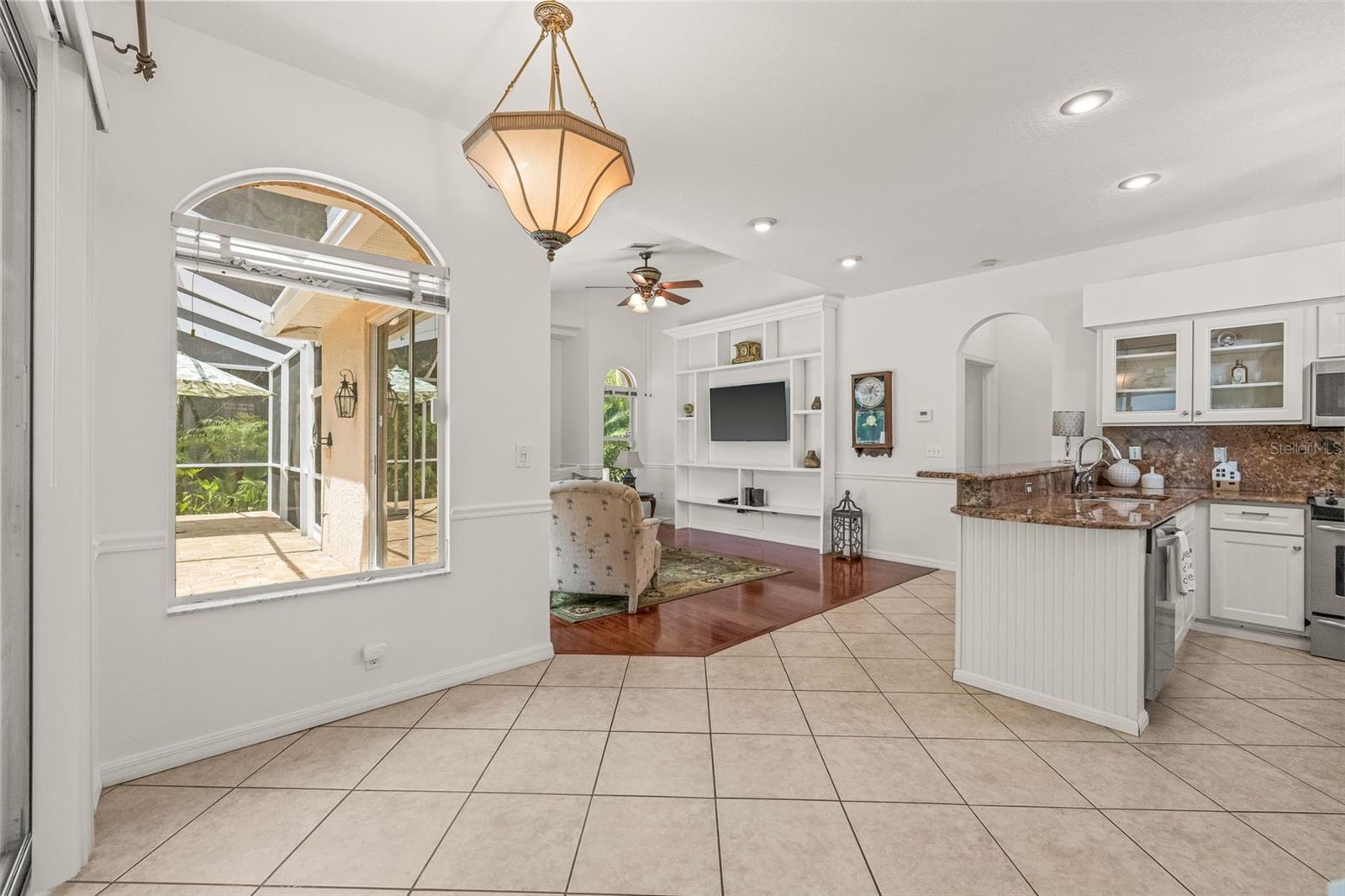 Image 13 of 47 For 4866 Augusta Avenue