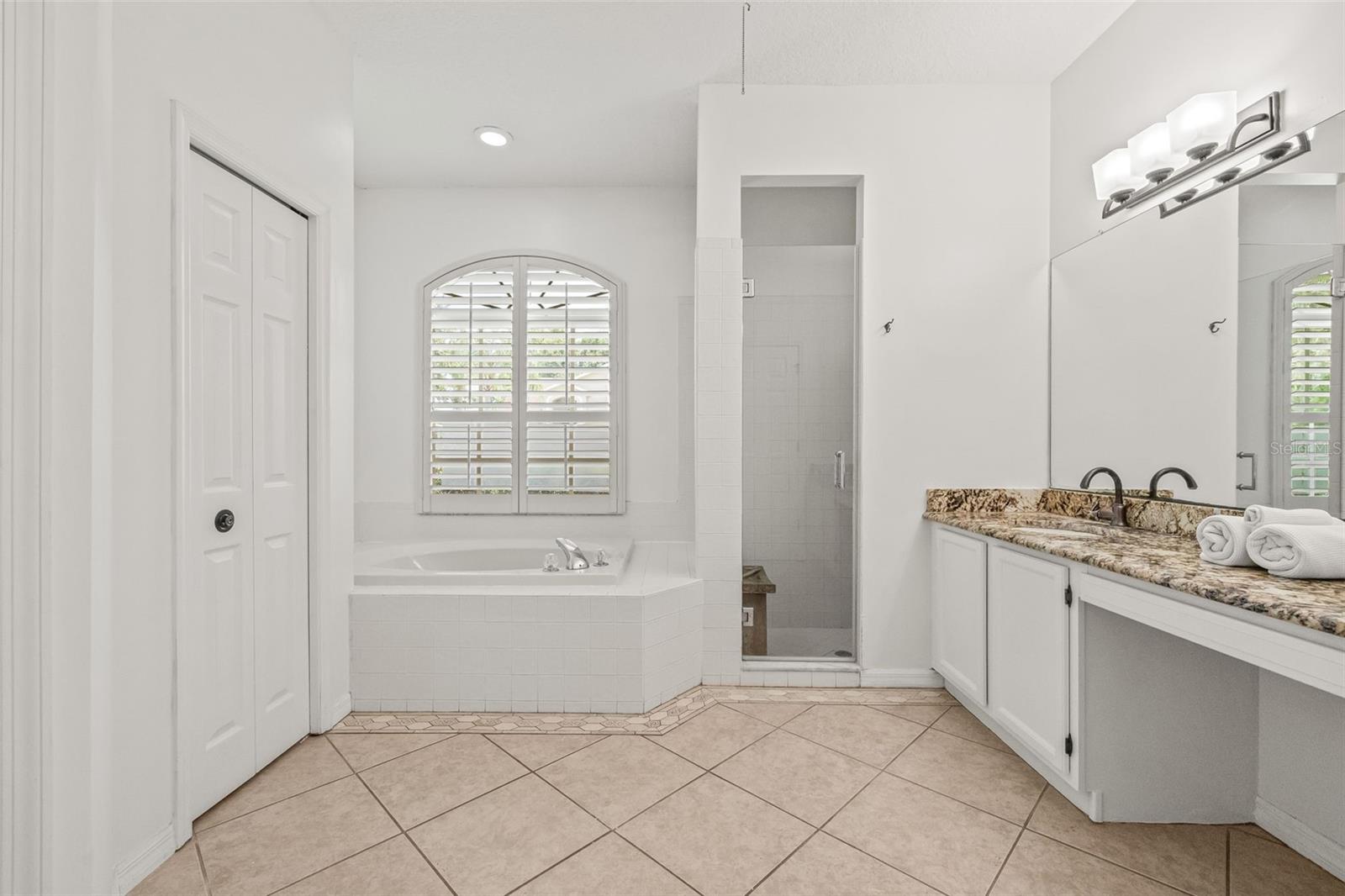Image 30 of 47 For 4866 Augusta Avenue