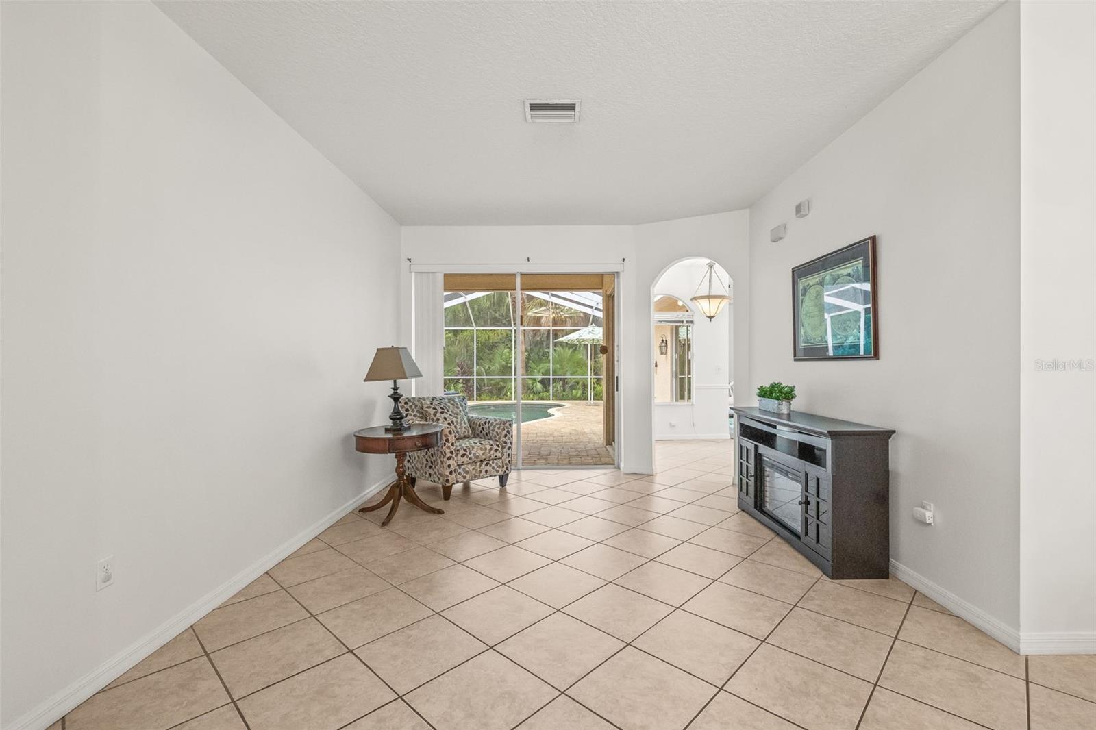 Image 8 of 47 For 4866 Augusta Avenue