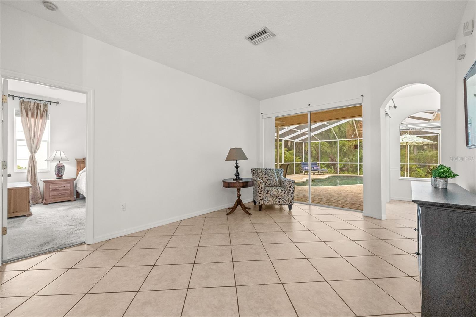 Image 9 of 47 For 4866 Augusta Avenue