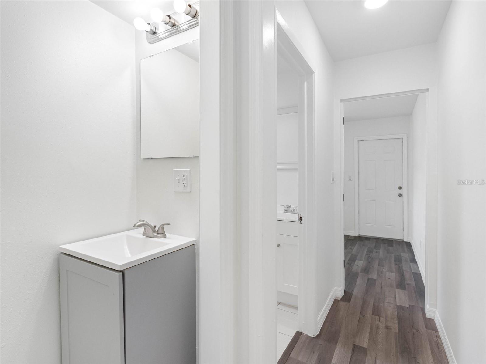 Image 16 of 59 For 2524 Cherry Street B