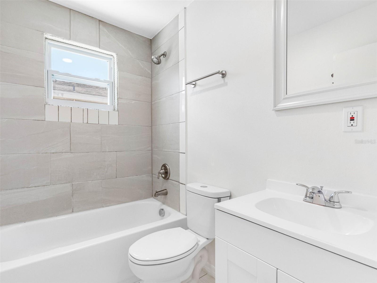 Image 18 of 59 For 2524 Cherry Street B