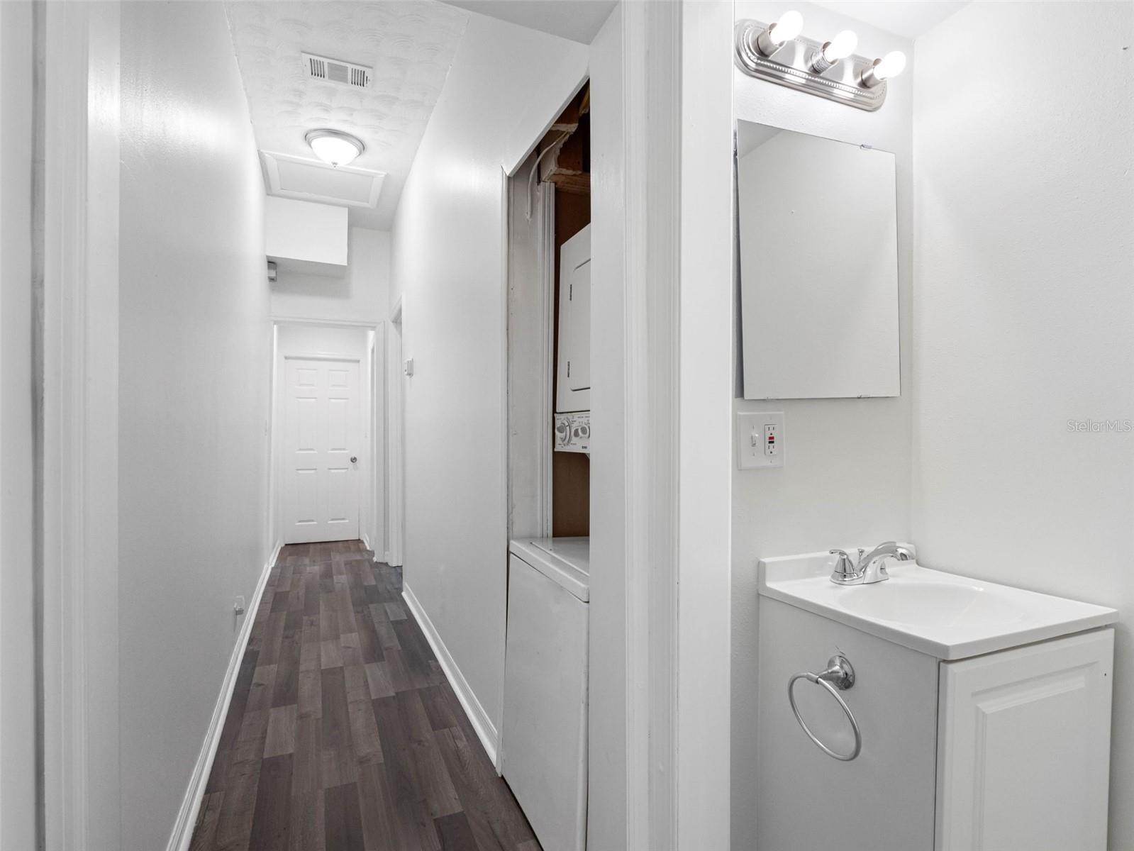 Image 45 of 59 For 2524 Cherry Street B