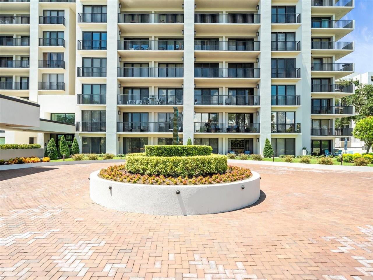 Image 10 of 66 For 4 Belleview Boulevard 203