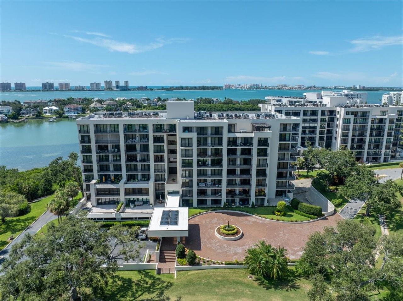 Image 9 of 66 For 4 Belleview Boulevard 203