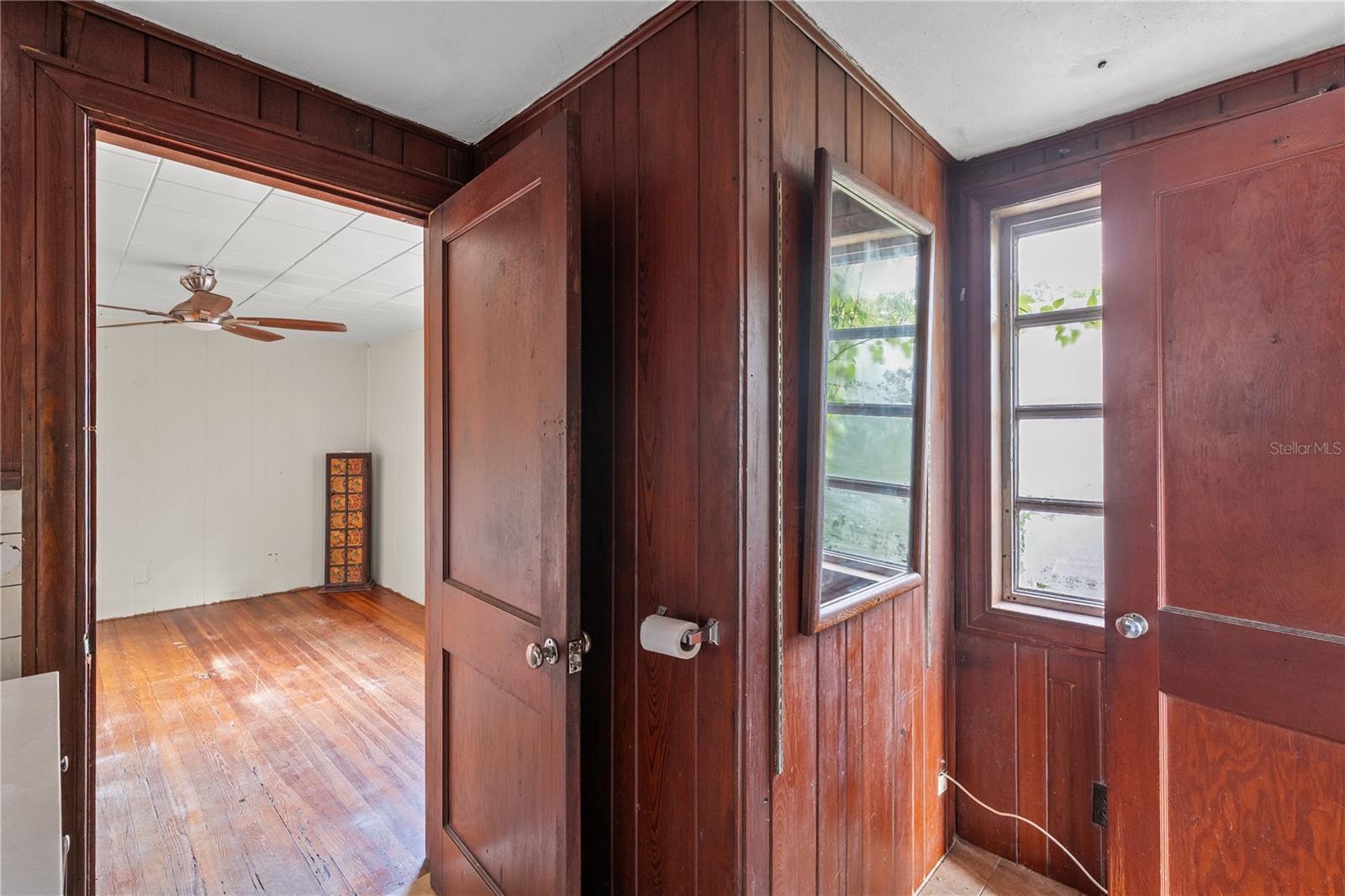 Image 13 of 58 For 3022 Beach Boulevard S