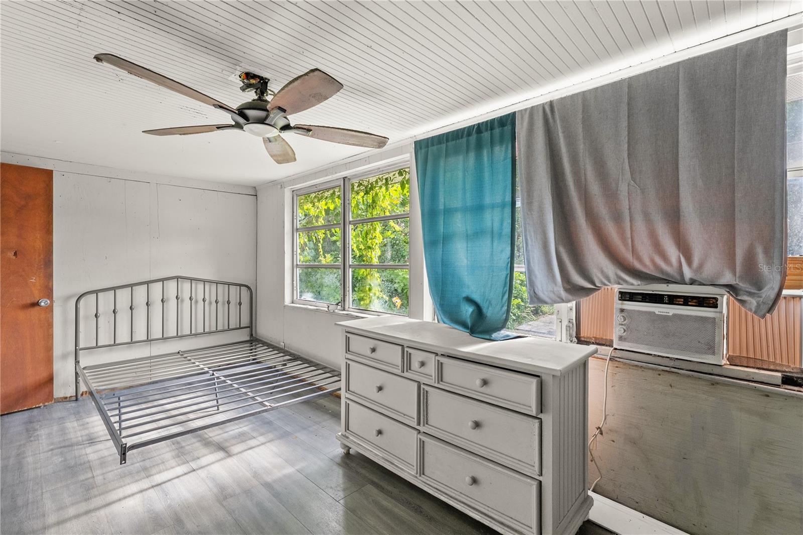 Image 17 of 58 For 3022 Beach Boulevard S