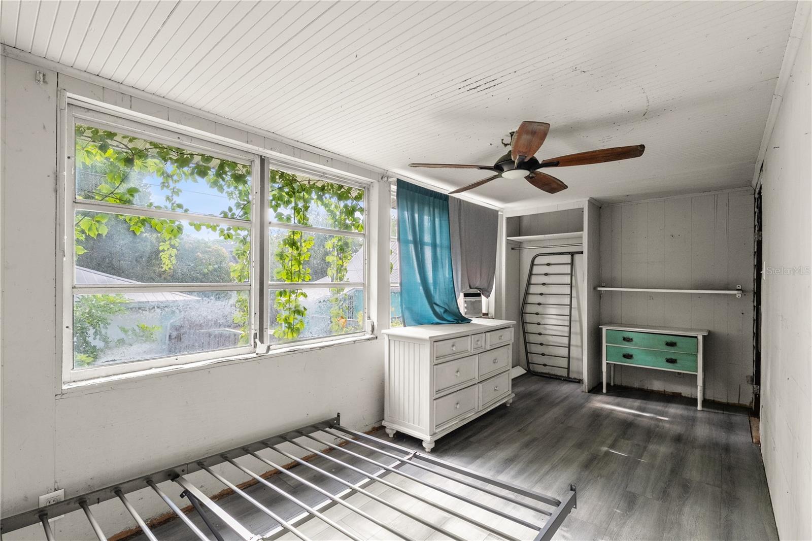 Image 18 of 58 For 3022 Beach Boulevard S
