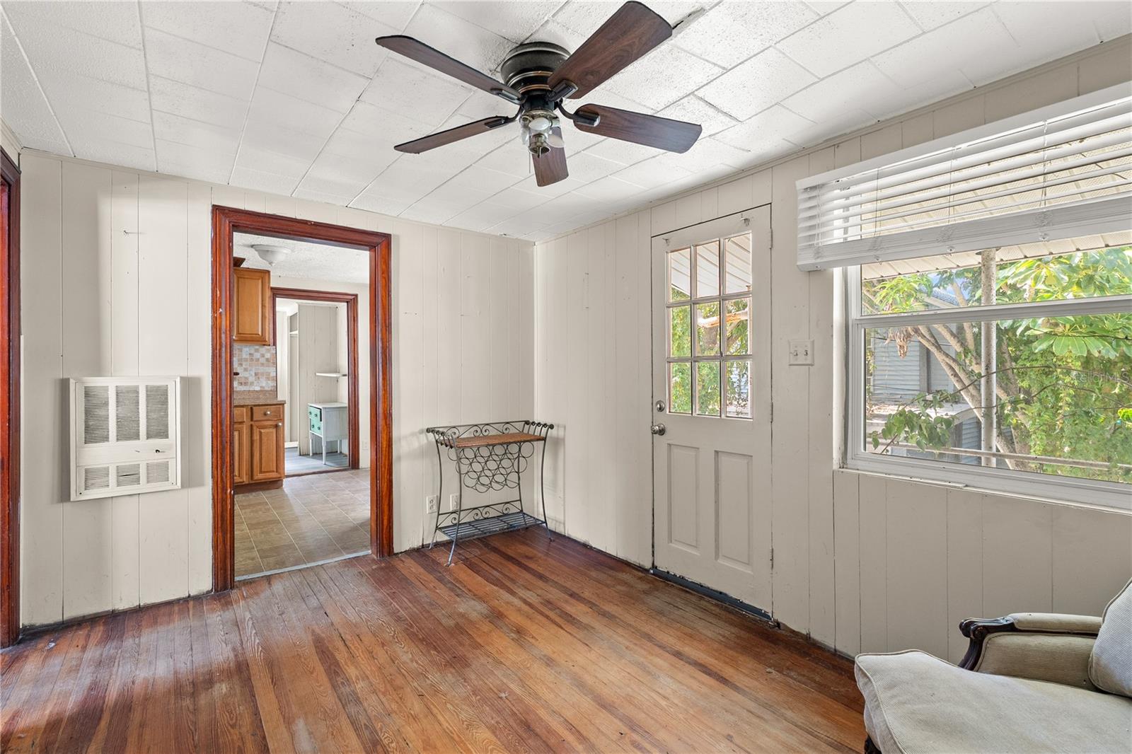 Image 20 of 58 For 3022 Beach Boulevard S