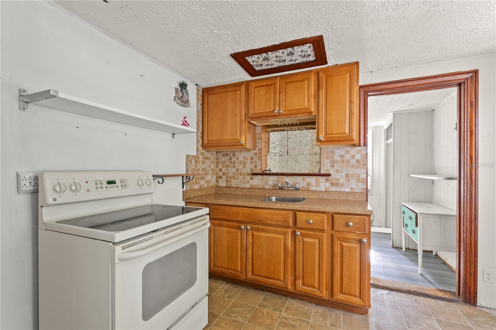 Image 21 of 58 For 3022 Beach Boulevard S