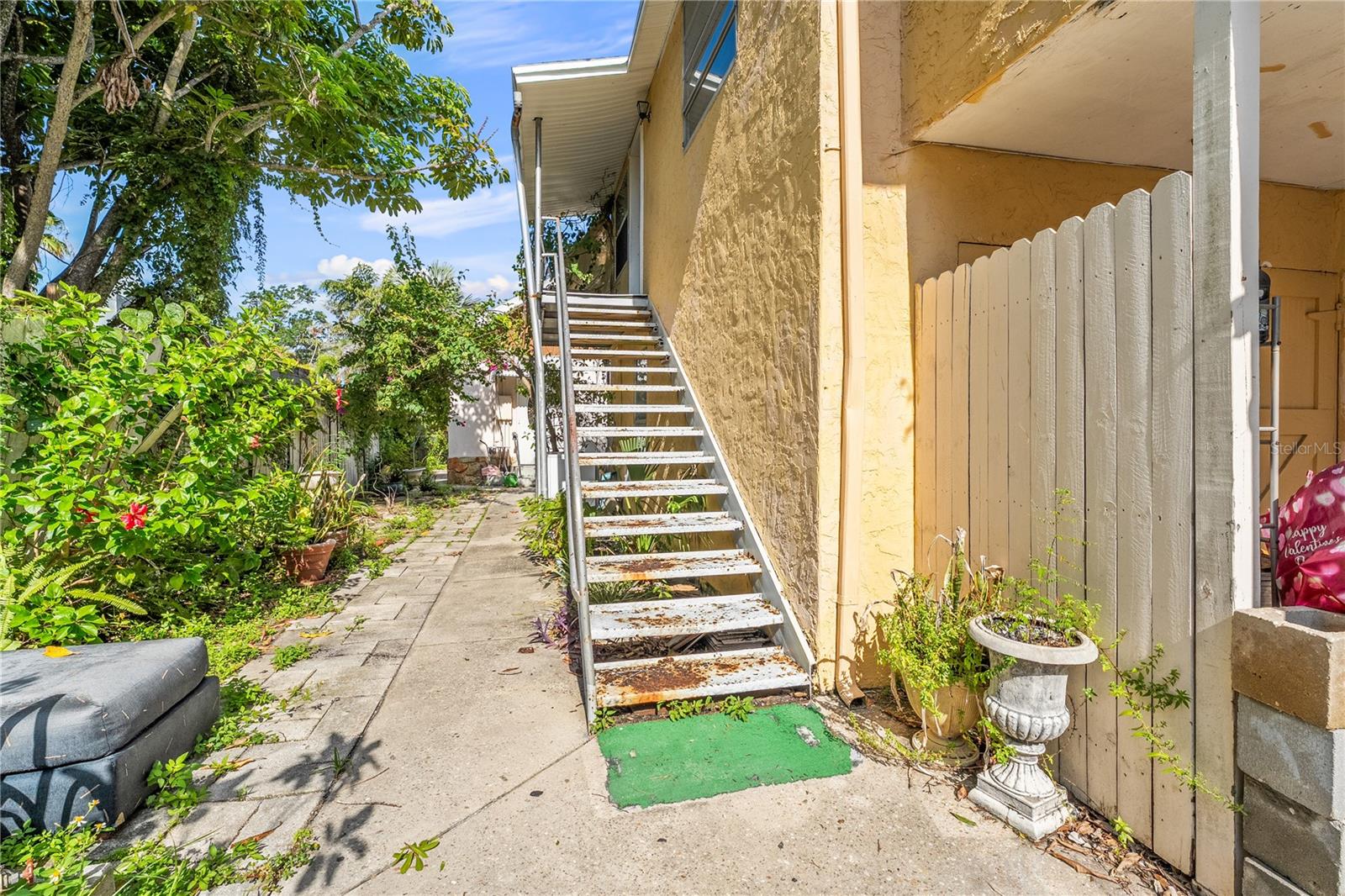 Image 23 of 58 For 3022 Beach Boulevard S