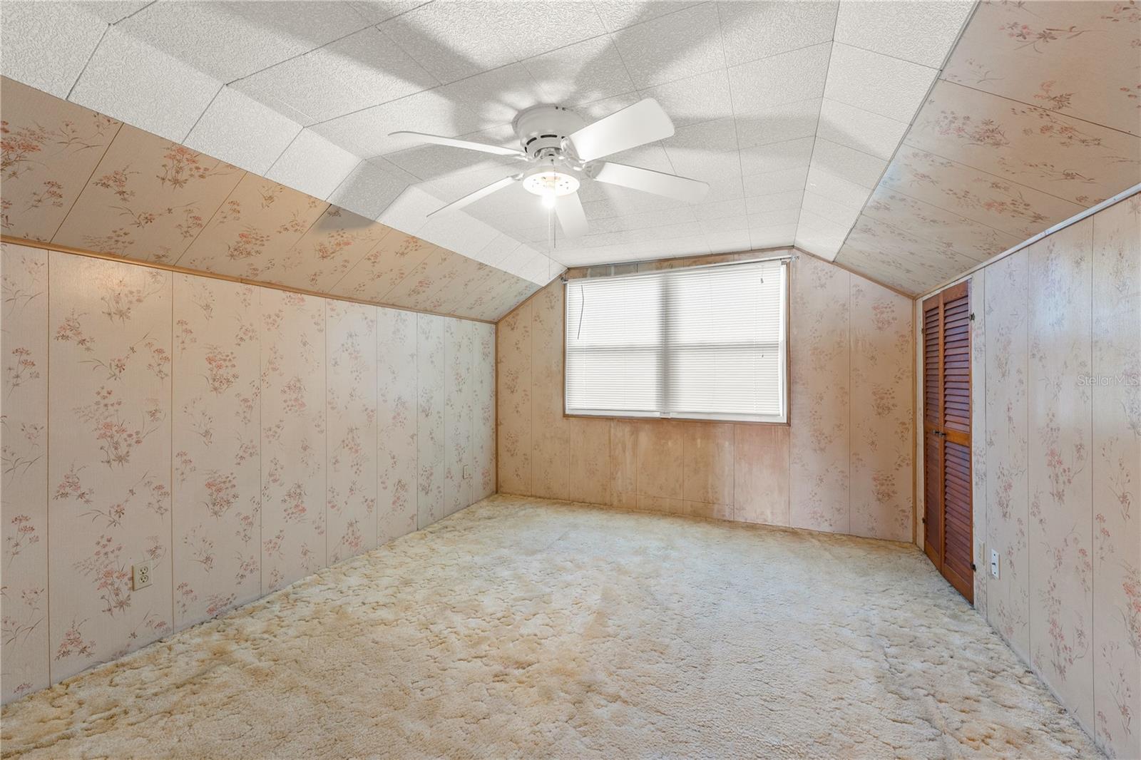 Image 31 of 58 For 3022 Beach Boulevard S