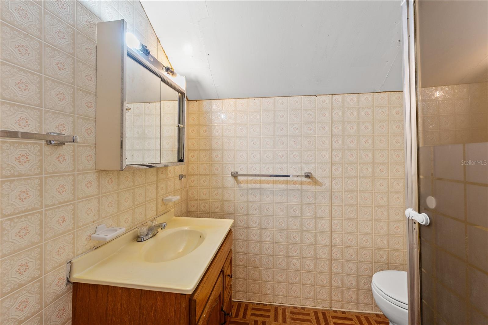 Image 33 of 58 For 3022 Beach Boulevard S