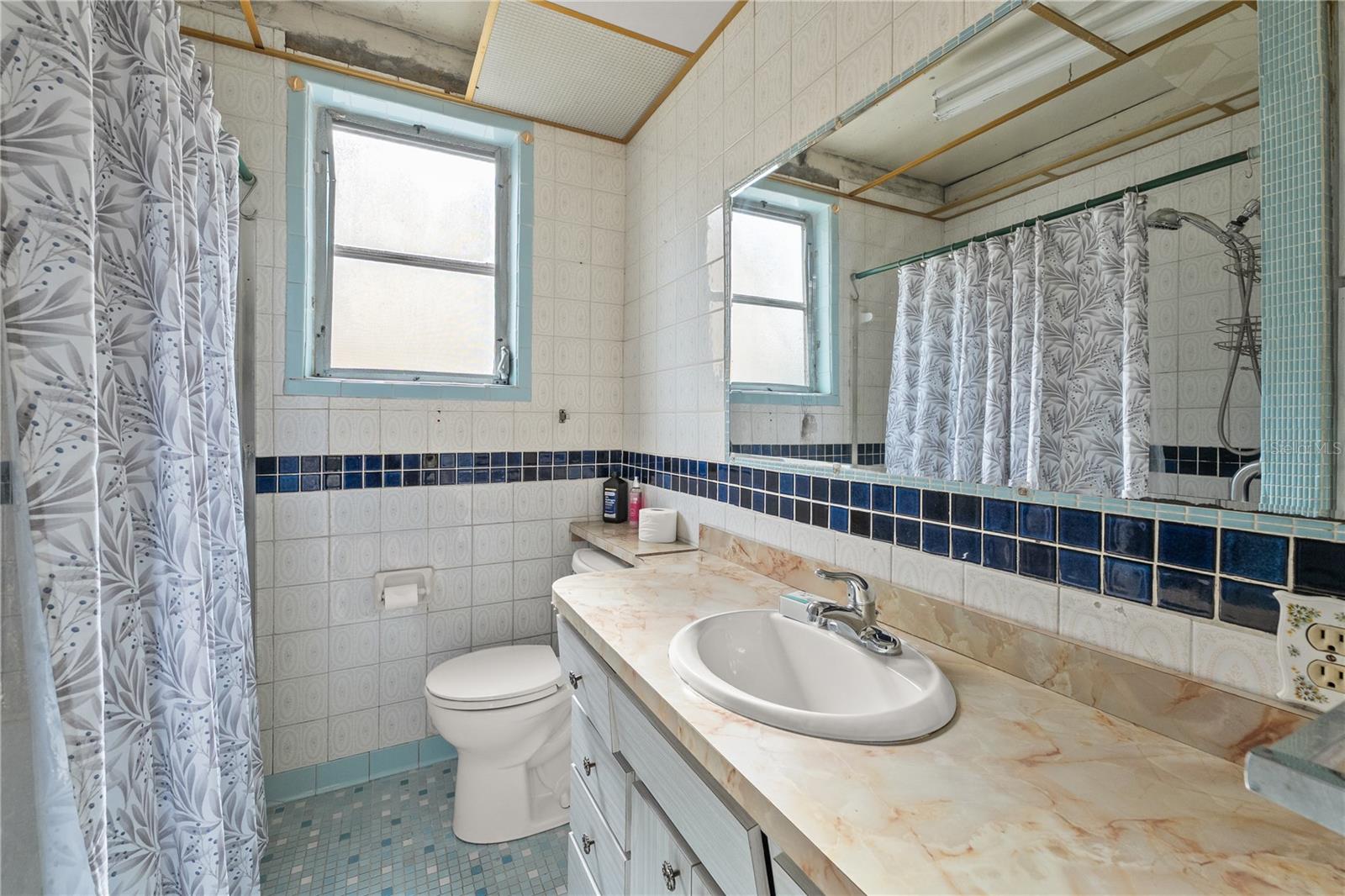 Image 43 of 58 For 3022 Beach Boulevard S