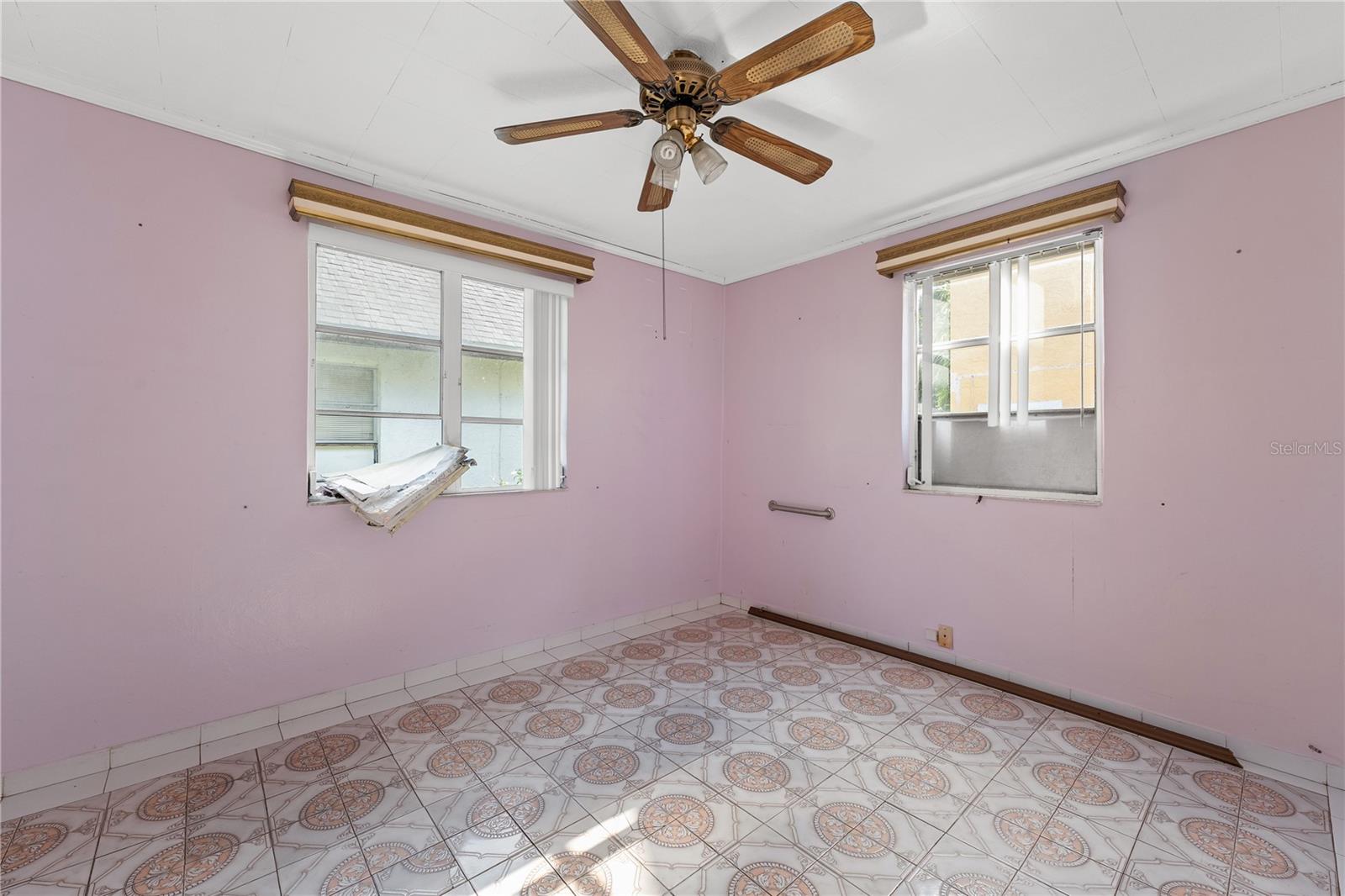 Image 45 of 58 For 3022 Beach Boulevard S
